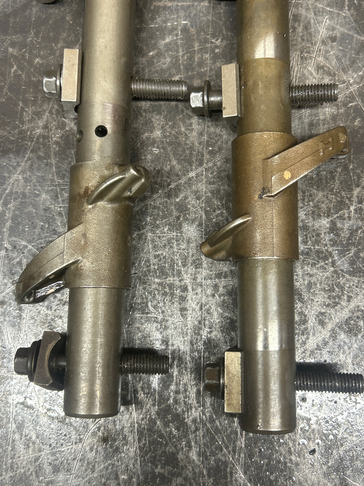 03-23 JEEP DODGE CHRYSLER RAM 5.7L OR 6.4L HEMI INTAKE & EXHAUST ROCKER ARM OEM