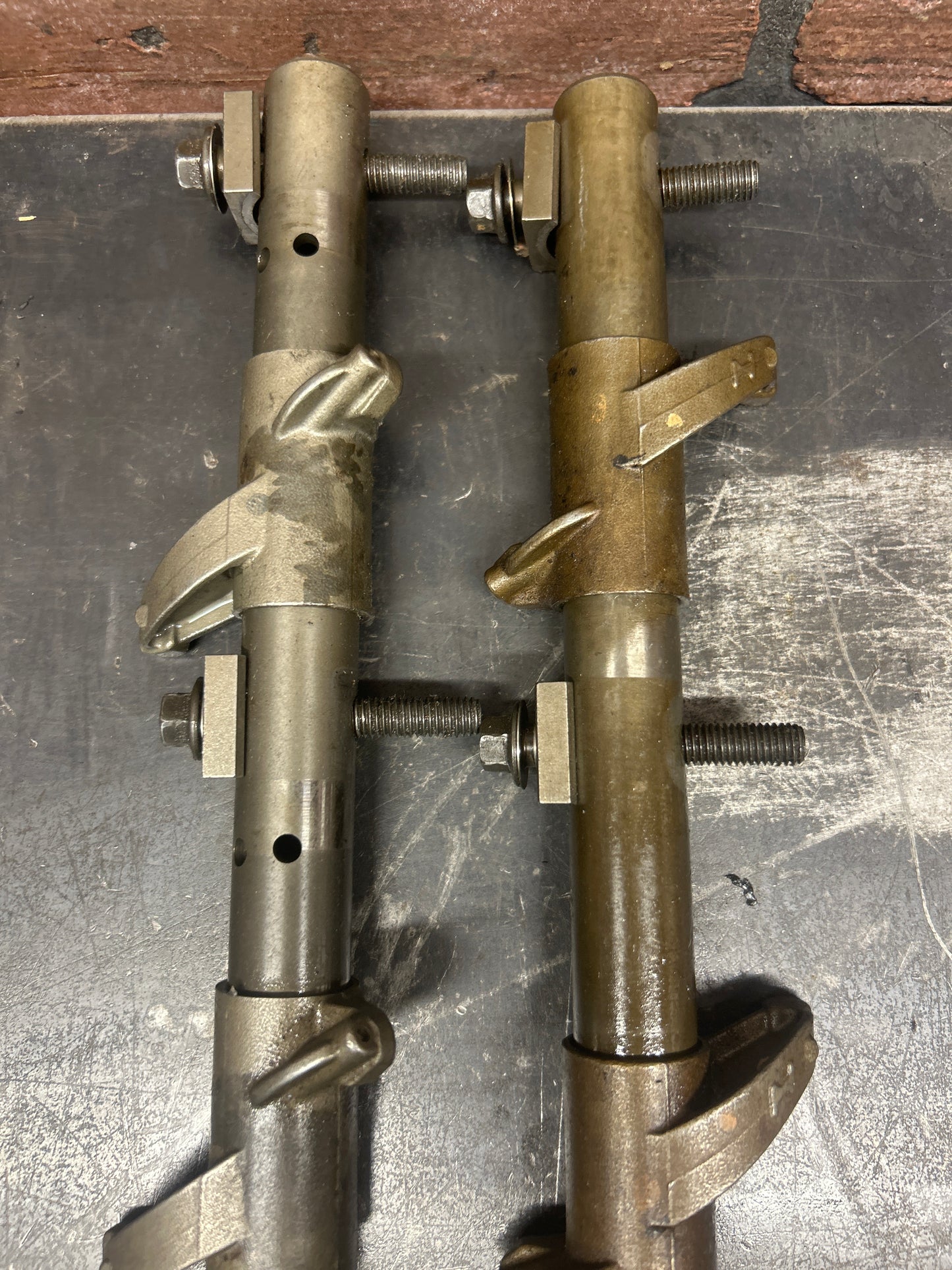 03-23 JEEP DODGE CHRYSLER RAM 5.7L OR 6.4L HEMI INTAKE & EXHAUST ROCKER ARM OEM