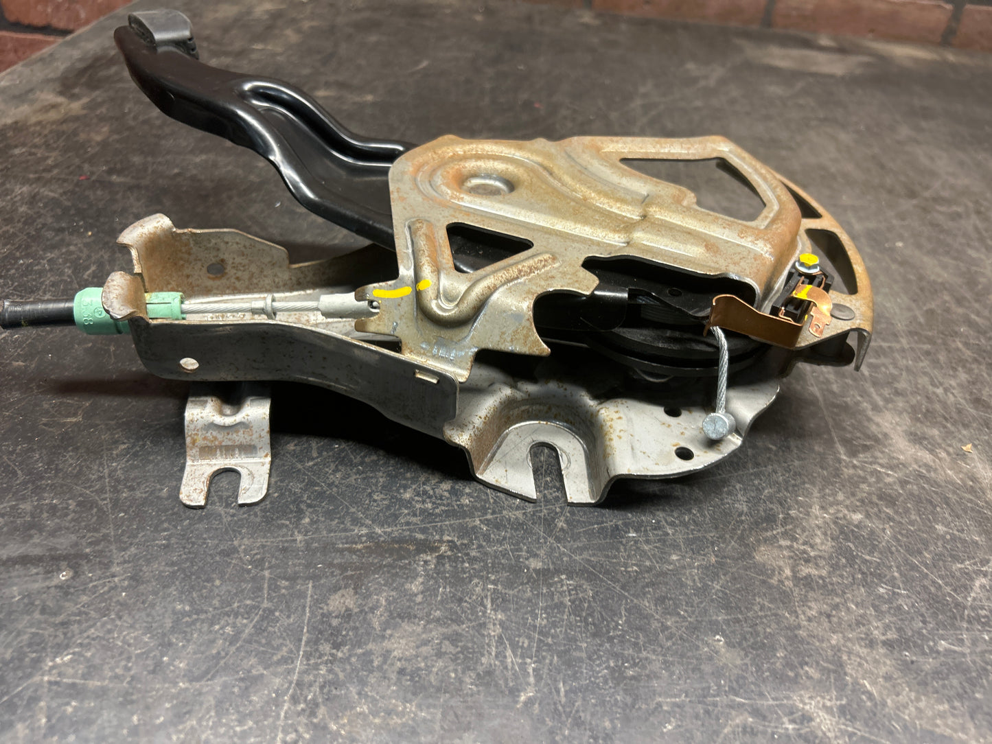 07-23 DODGE CHALLENGER CHARGER 300 EMERGENCY PARKING BRAKE PEDAL 04779478AI OEM