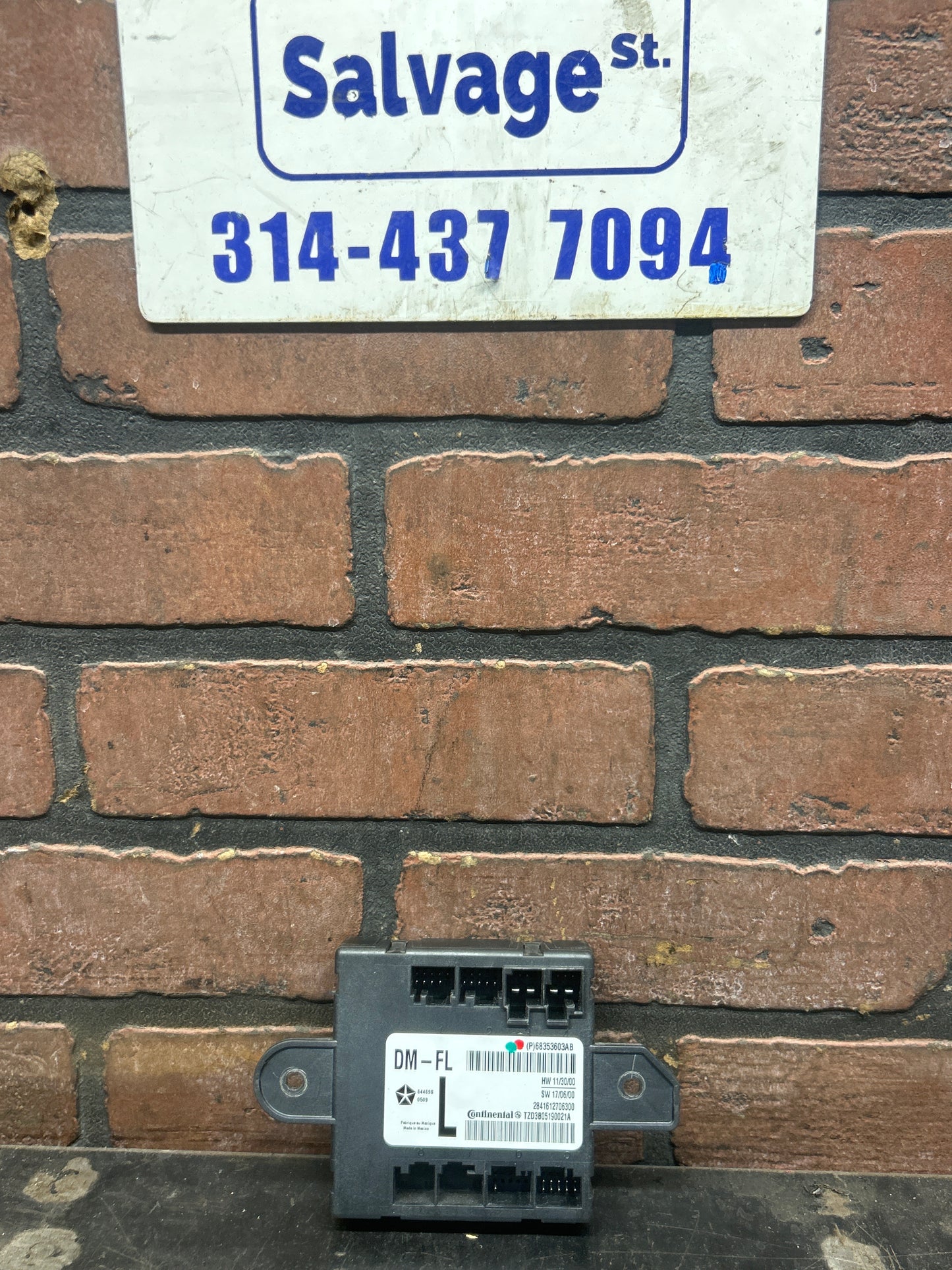 18-19 Dodge Challenger Left Door Control Module Control Unit Mopar 68353602AB