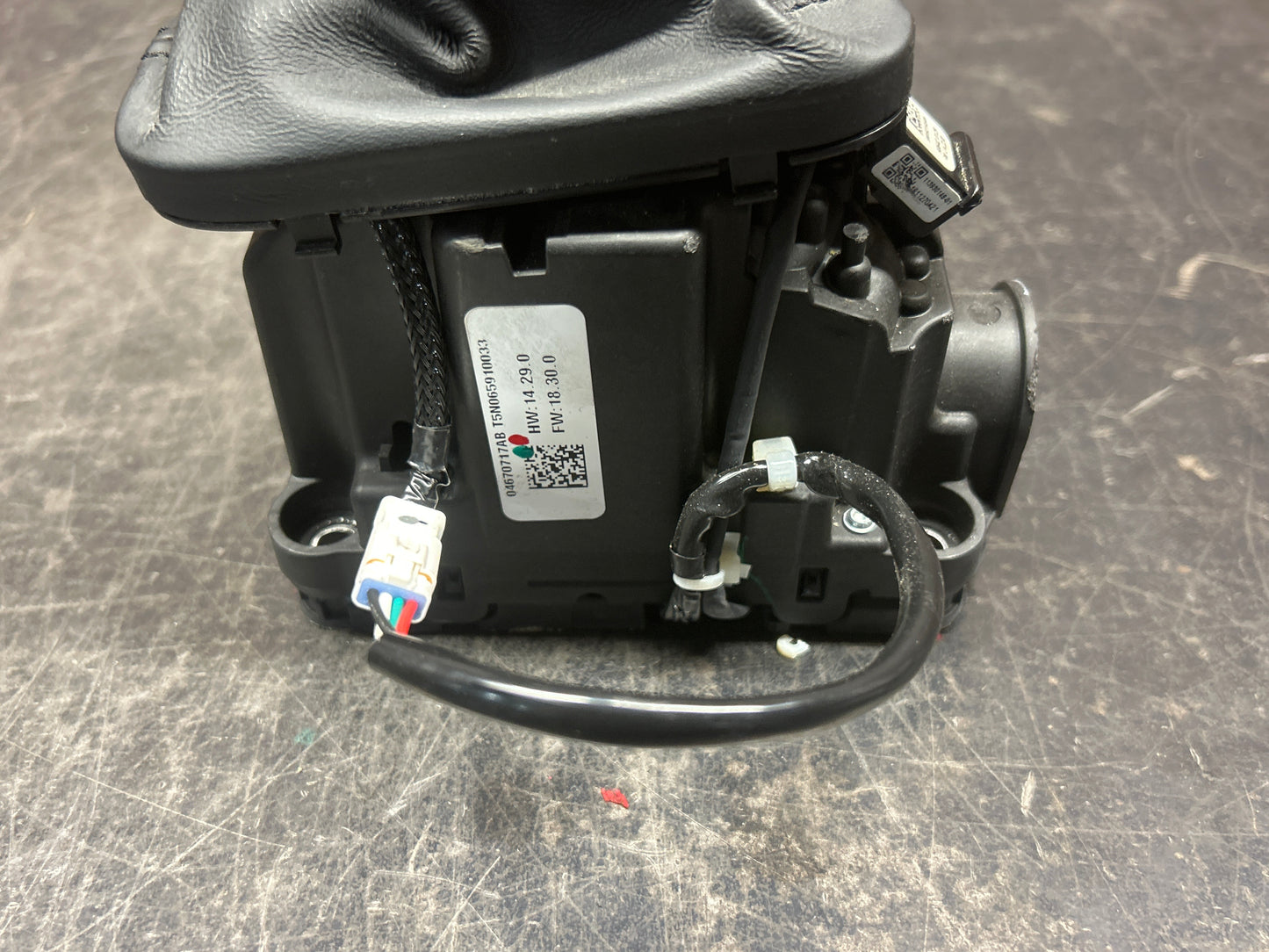 15-23 Dodge Challenger Charger Transmission Shifter Gear Selector 04670717AB