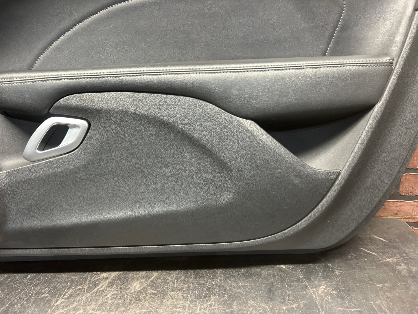 15 - 23 DODGE CHALLENGER SRT FRONT RIGHT INTERIOR DOOR PANEL AK11024DX9009 OEM