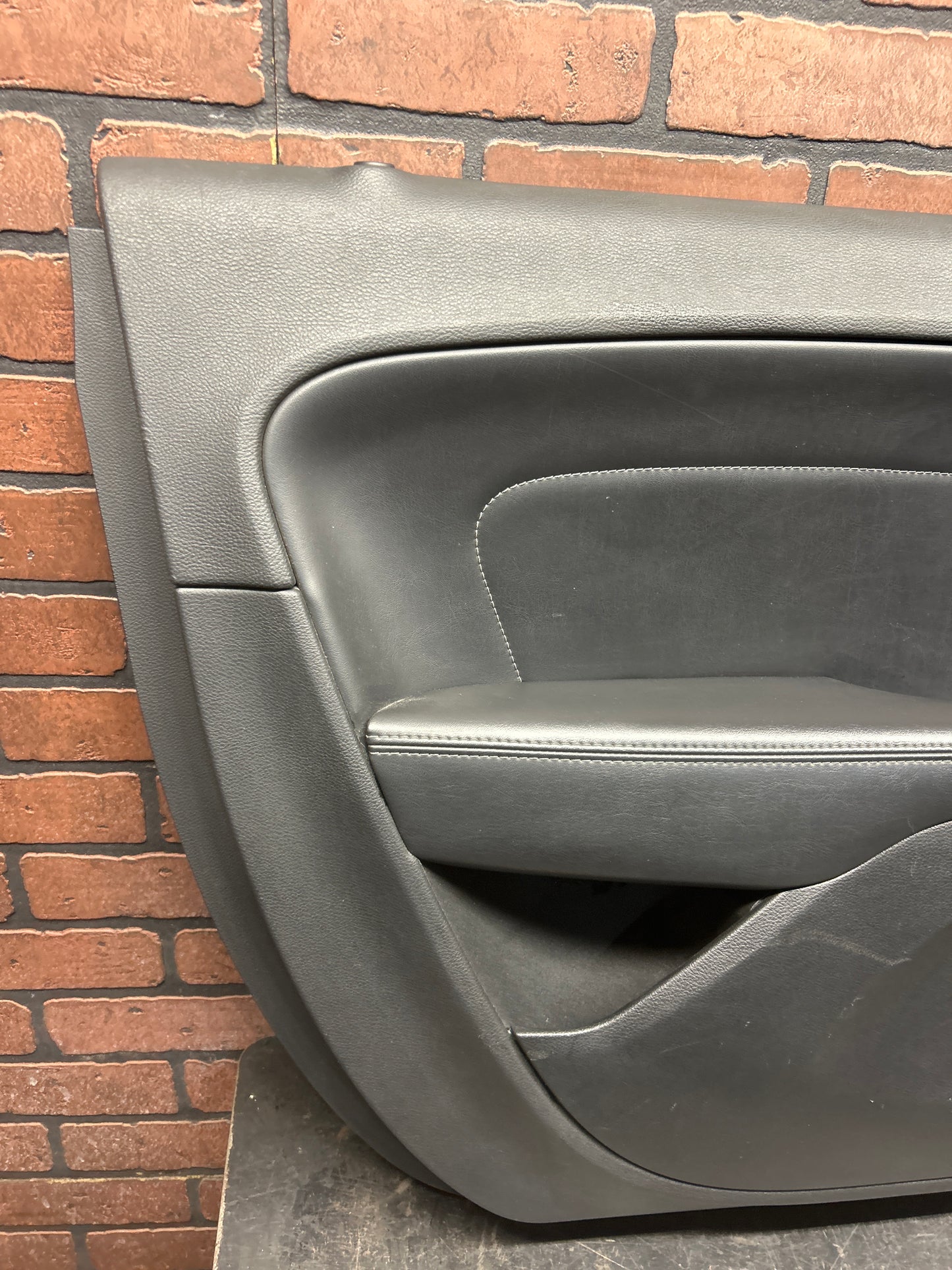 15 - 23 DODGE CHALLENGER SRT FRONT LEFT INTERIOR DOOR PANEL AI50426DX9009 OEM