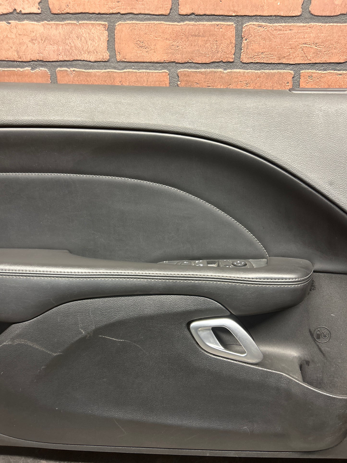 15 - 23 DODGE CHALLENGER SRT FRONT LEFT INTERIOR DOOR PANEL AI50426DX9009 OEM