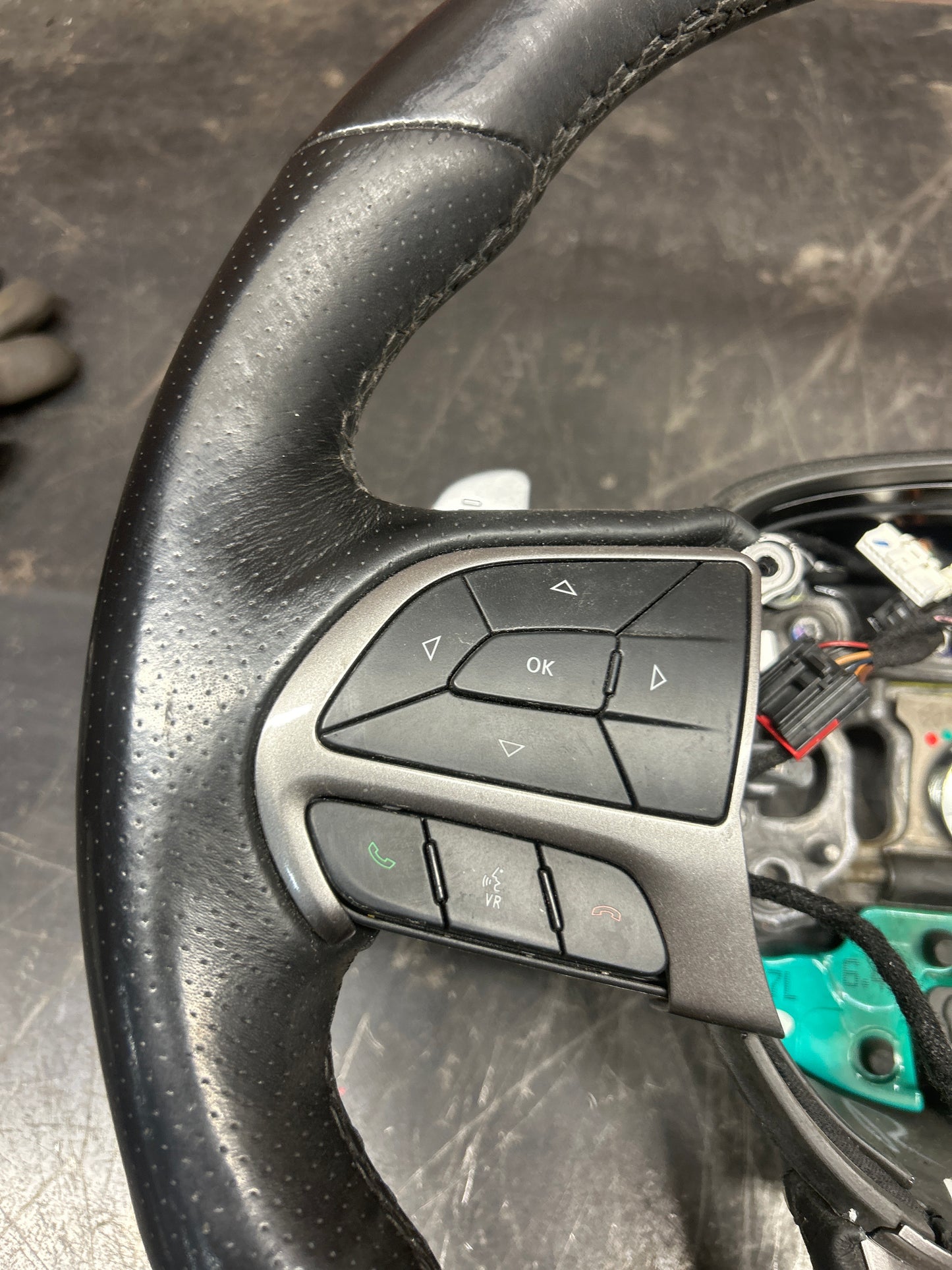 2015-2023 DODGE CHALLENGER STEERING WHEEL W/AUDIO & CRUISE CONTROL SWITCHES OEM