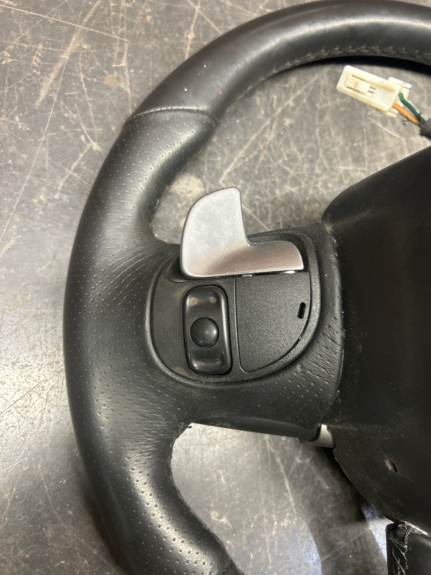 2015-2023 DODGE CHALLENGER STEERING WHEEL W/AUDIO & CRUISE CONTROL SWITCHES OEM