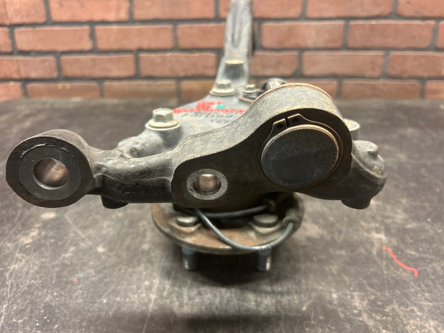 2015-2023 Dodge Charger/Challenger Scat Pack-SRT Front Passenger Spindle/Knuckle