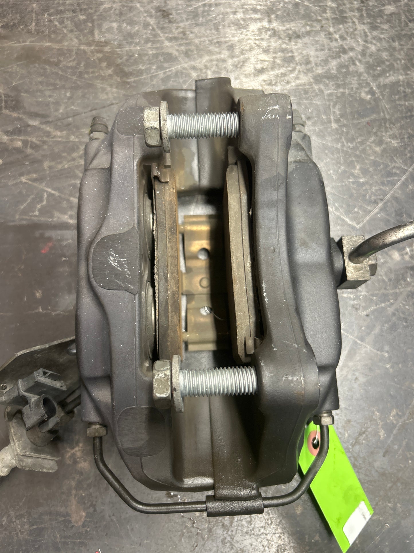 15-21 Dodge Charger/Challenger Scatpack/Hellcat 6 Piston Brembo Brake Calipers