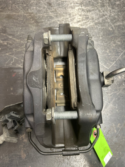 15-21 Dodge Charger/Challenger Scatpack/Hellcat 6 Piston Brembo Brake Calipers