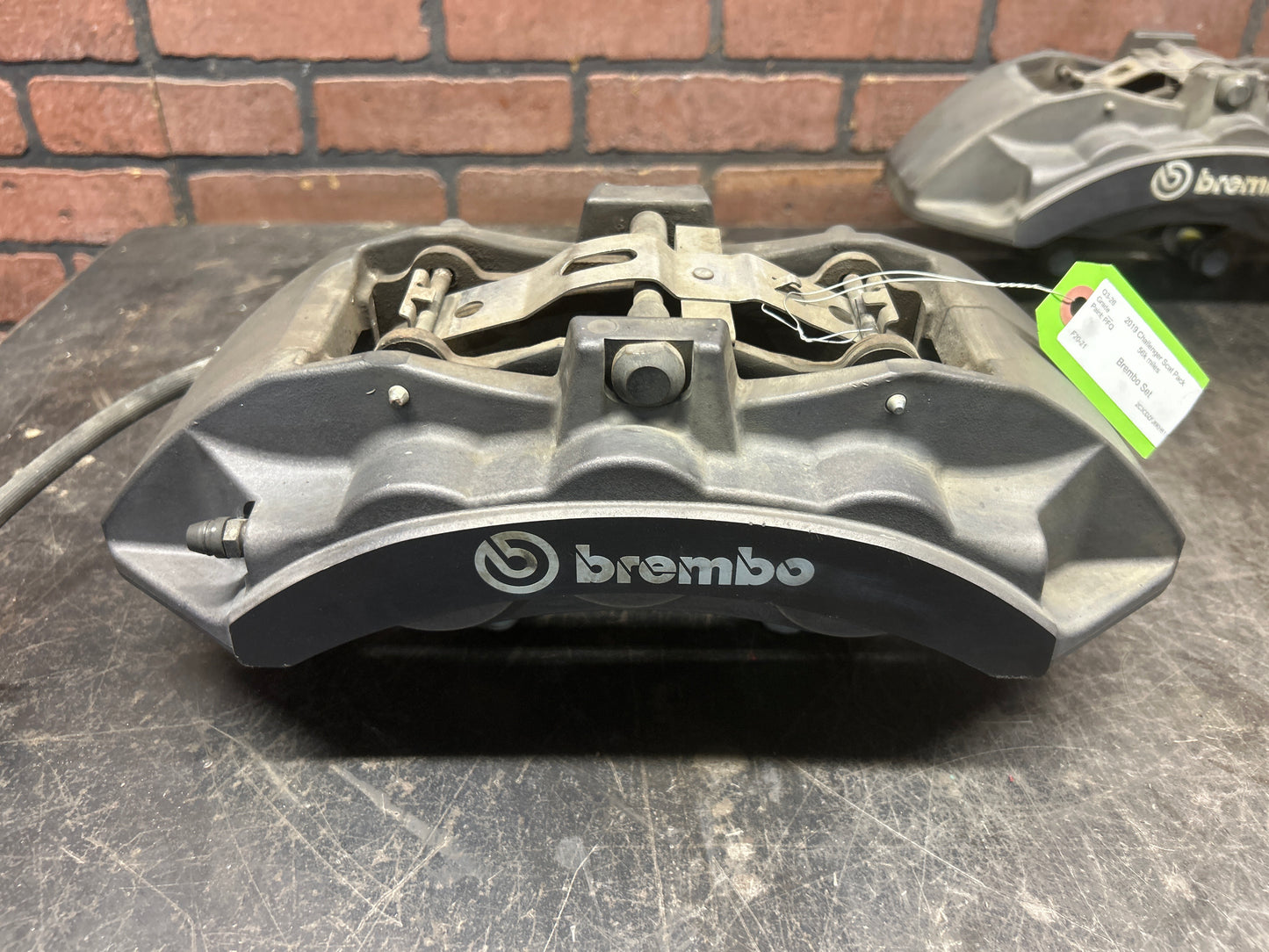 15-21 Dodge Charger/Challenger Scatpack/Hellcat 6 Piston Brembo Brake Calipers