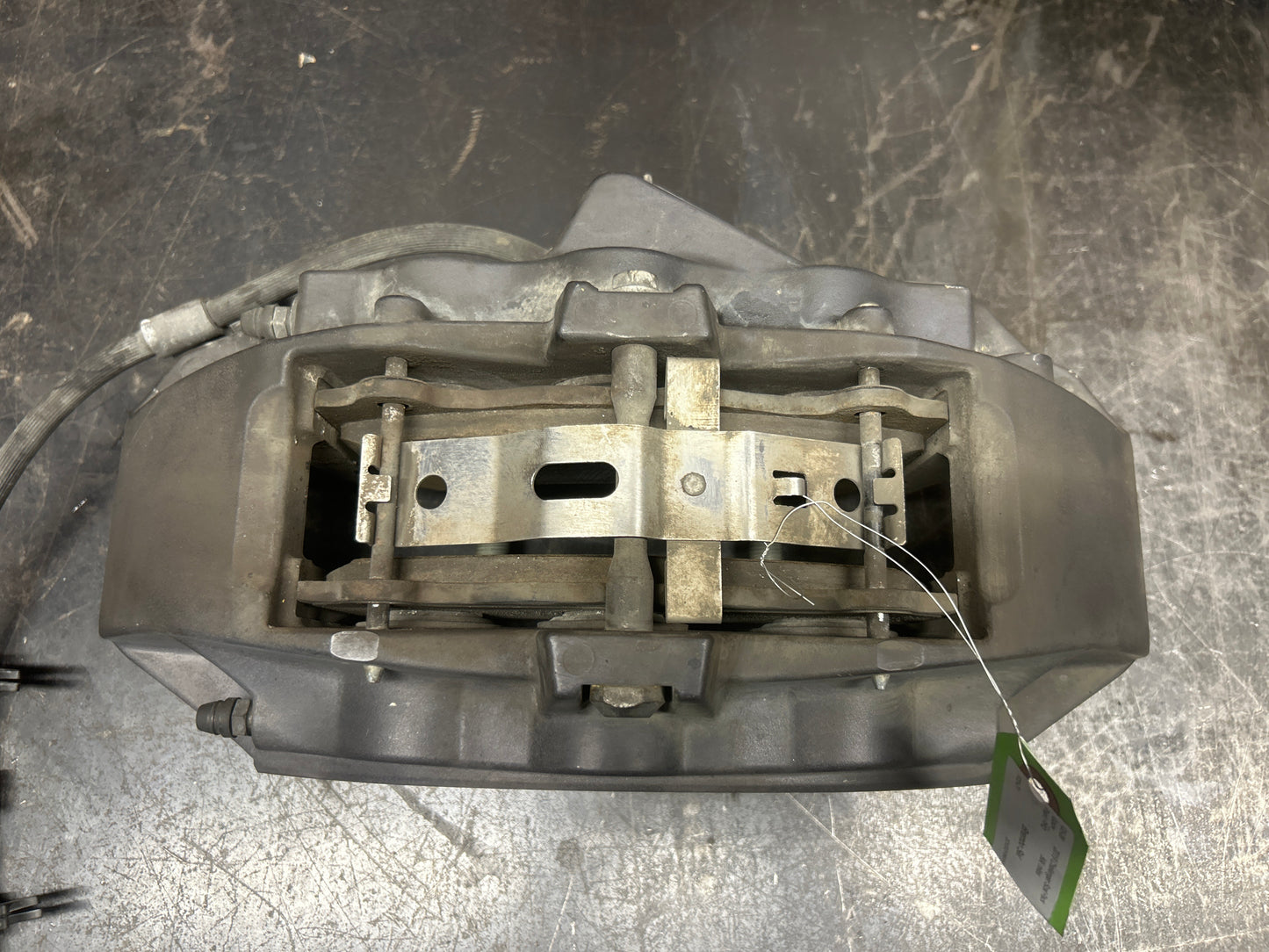 15-21 Dodge Charger/Challenger Scatpack/Hellcat 6 Piston Brembo Brake Calipers