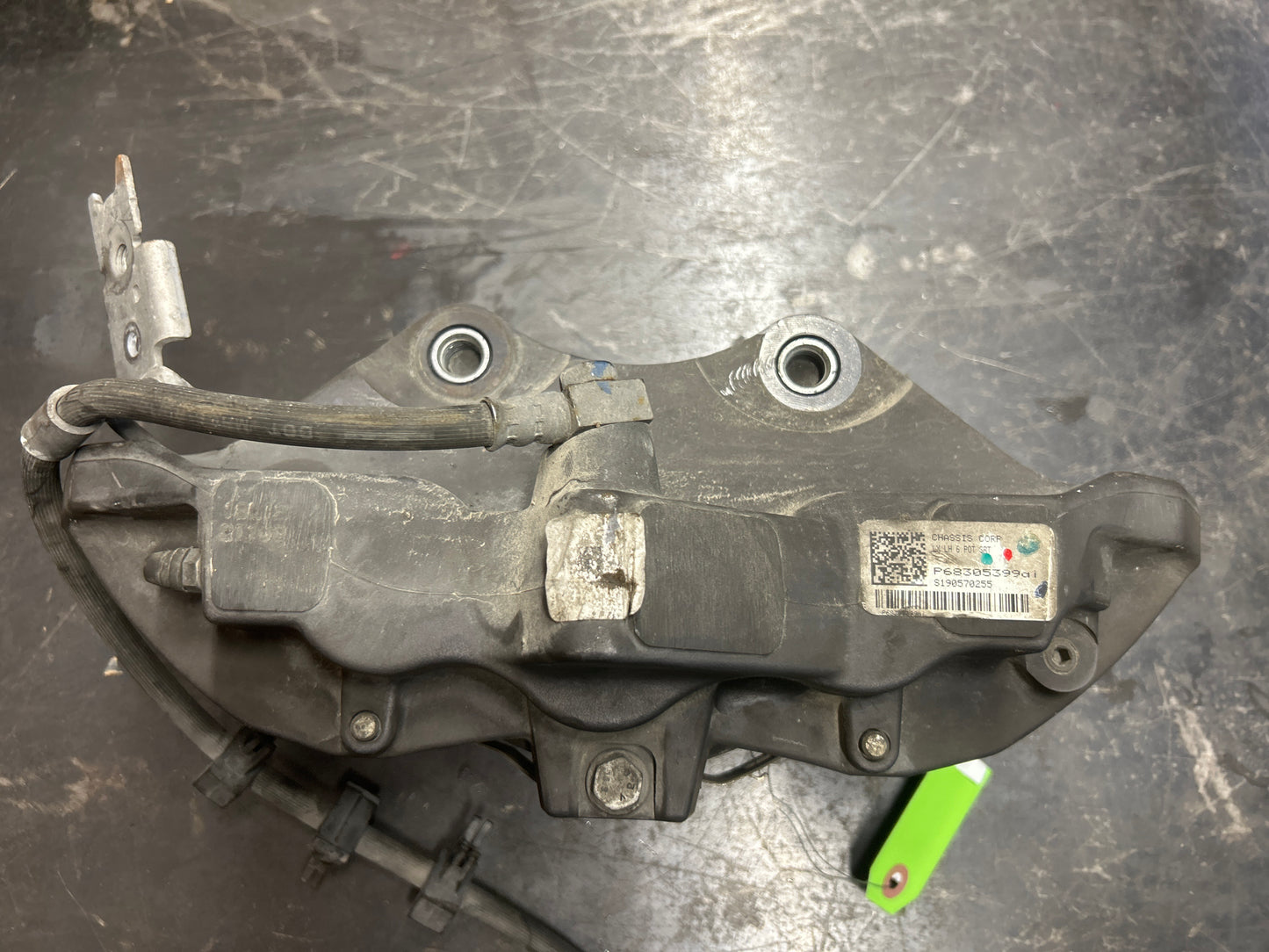 15-21 Dodge Charger/Challenger Scatpack/Hellcat 6 Piston Brembo Brake Calipers