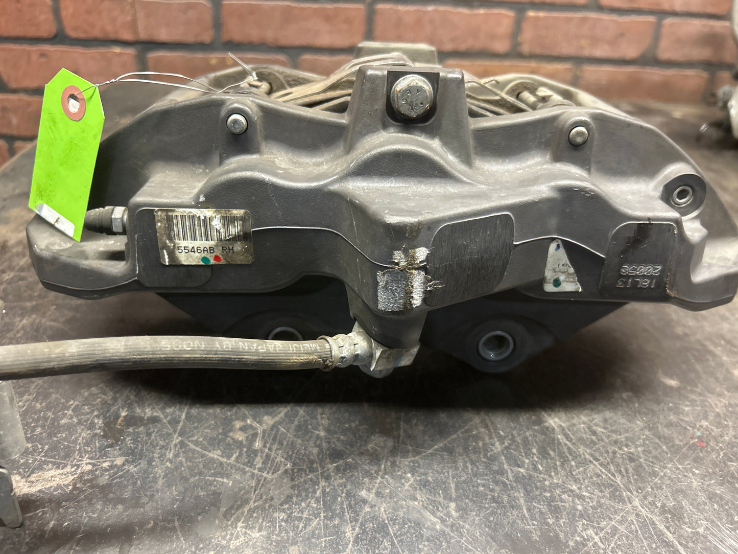 15-21 Dodge Charger/Challenger Scatpack/Hellcat 6 Piston Brembo Brake Calipers