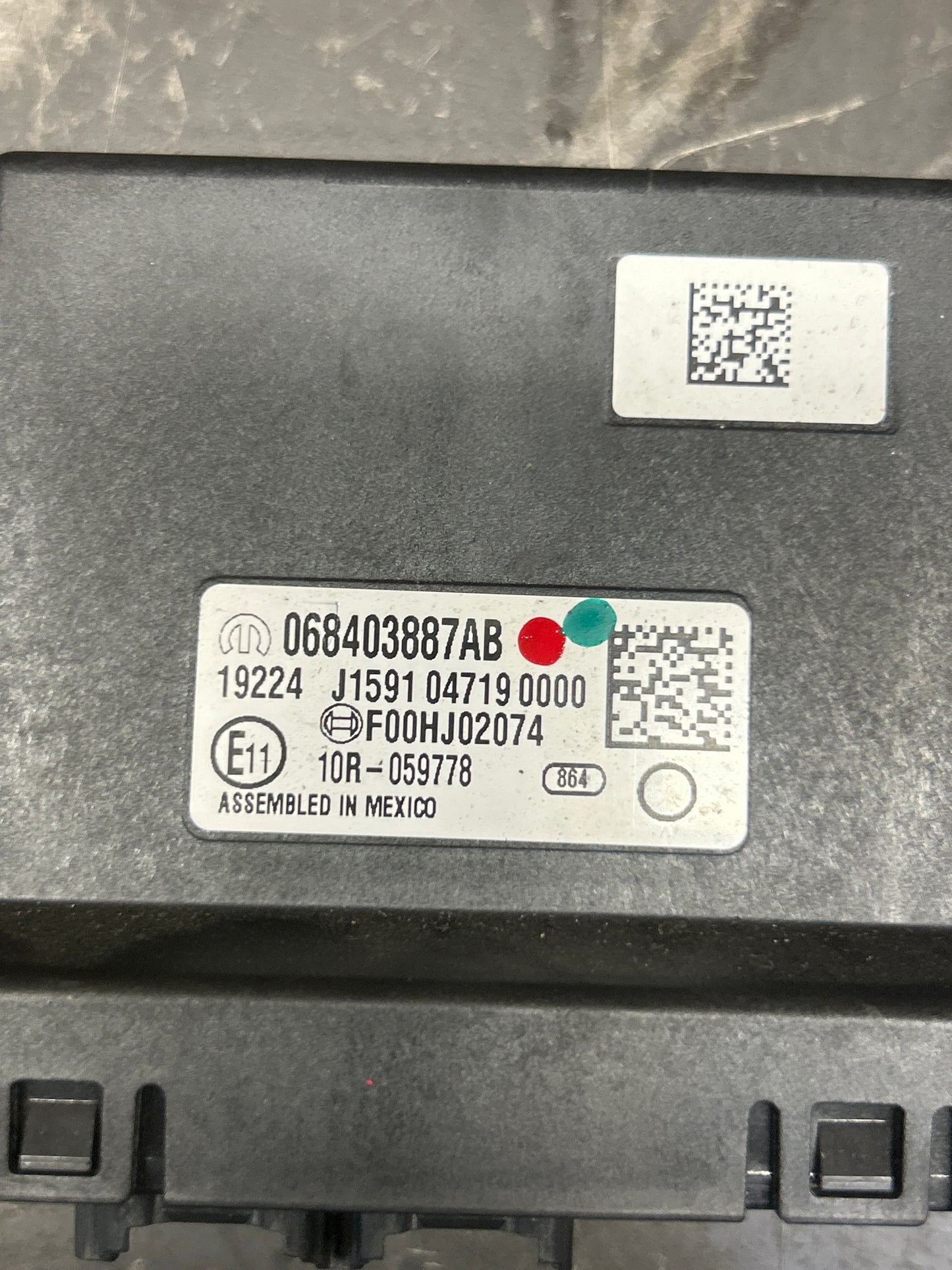 2018-2023 CHALLENGER PARK ASSIST GATEWAY COMPUTER CONTROL MODULE OEM 068403887AB