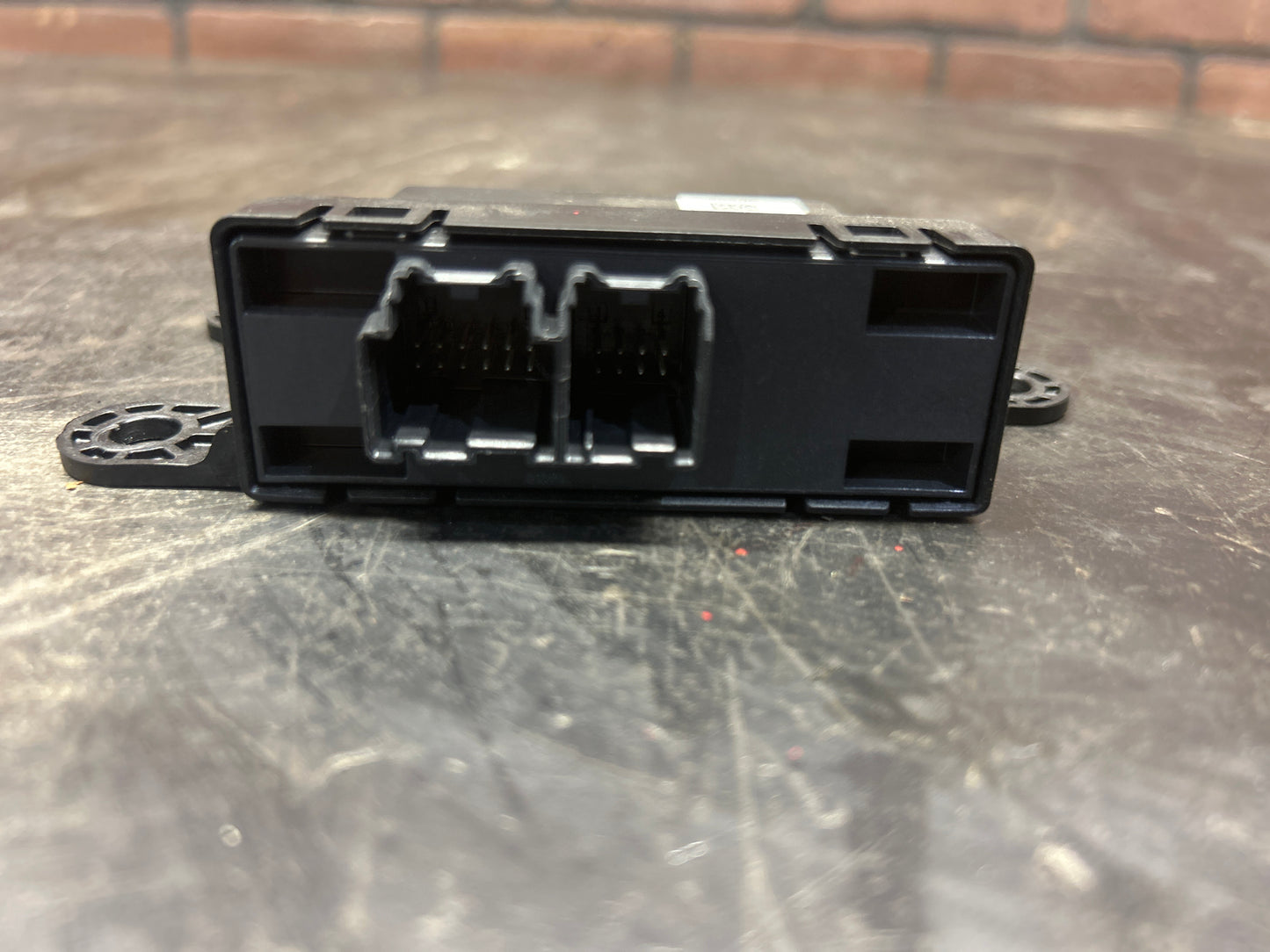2018-2023 CHALLENGER PARK ASSIST GATEWAY COMPUTER CONTROL MODULE OEM 068403887AB
