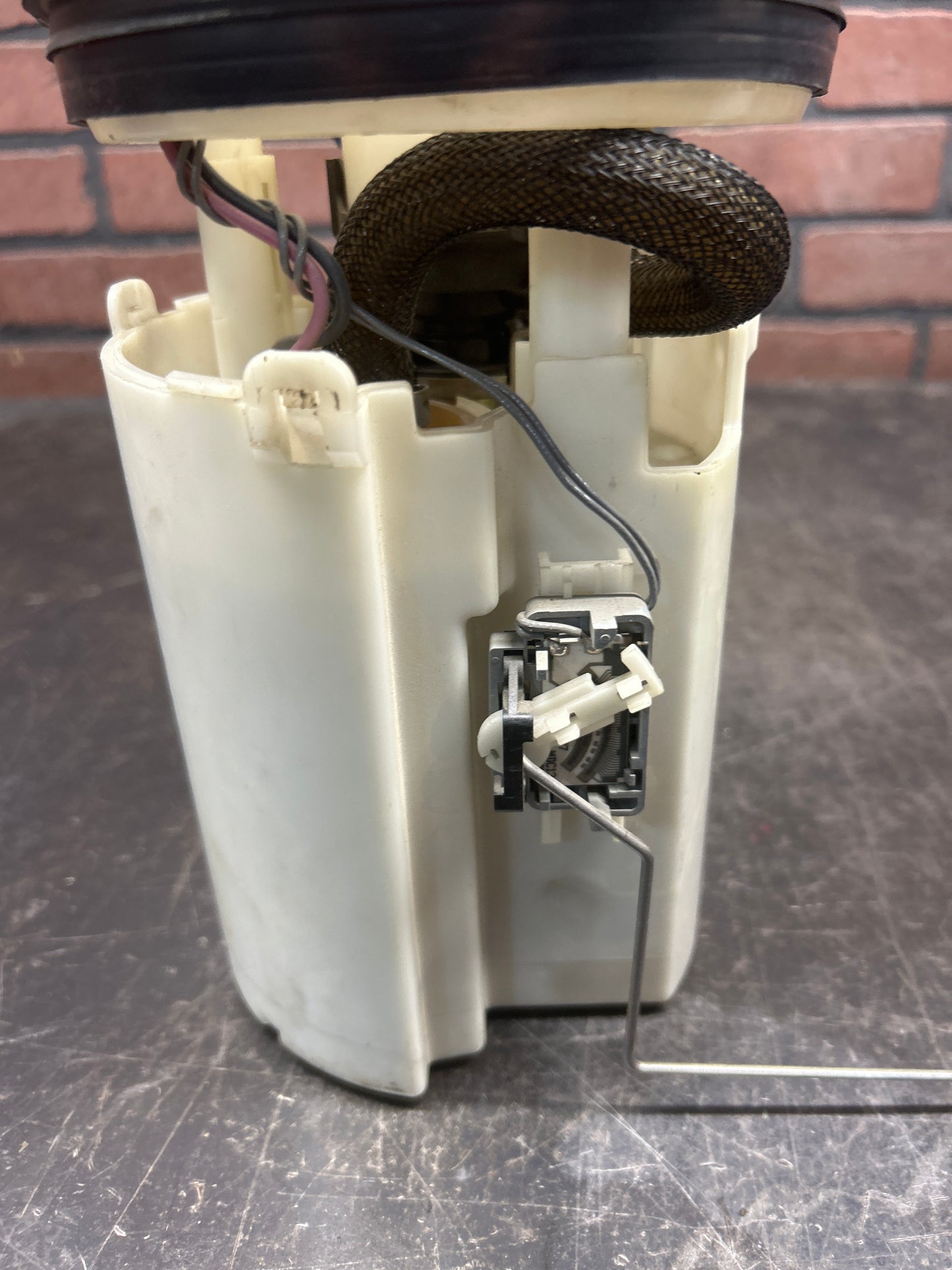03-06 Dodge Viper GEN 3 Fuel Pump With Sending Unit 8.0L V10 engine 05290095AB