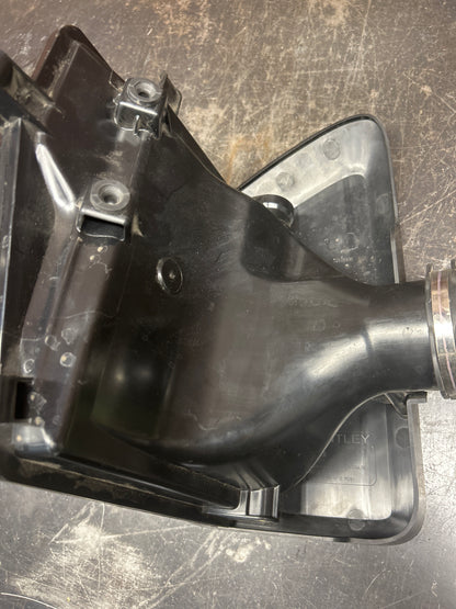 13-18 Bentley Continental Gt Gtc Flying Spur Right filter Air Box 3W0129601F