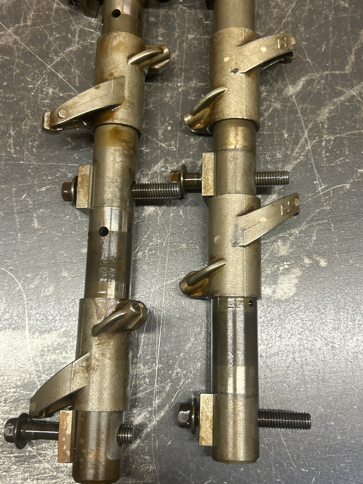 09-14 Dodge Charger 300 Genuine OEM Engine Rocker Arms for Dodge 53021552AB