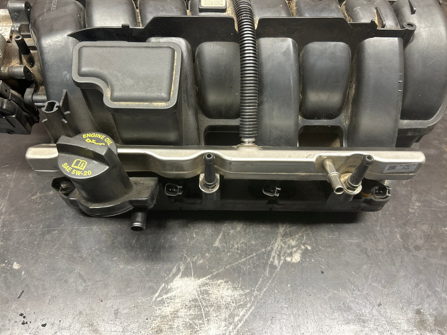 09-12 Dodge Jeep Chrysler 5.7L Upper Intake Manifold W/Fuel Rail OEM 68048131AC