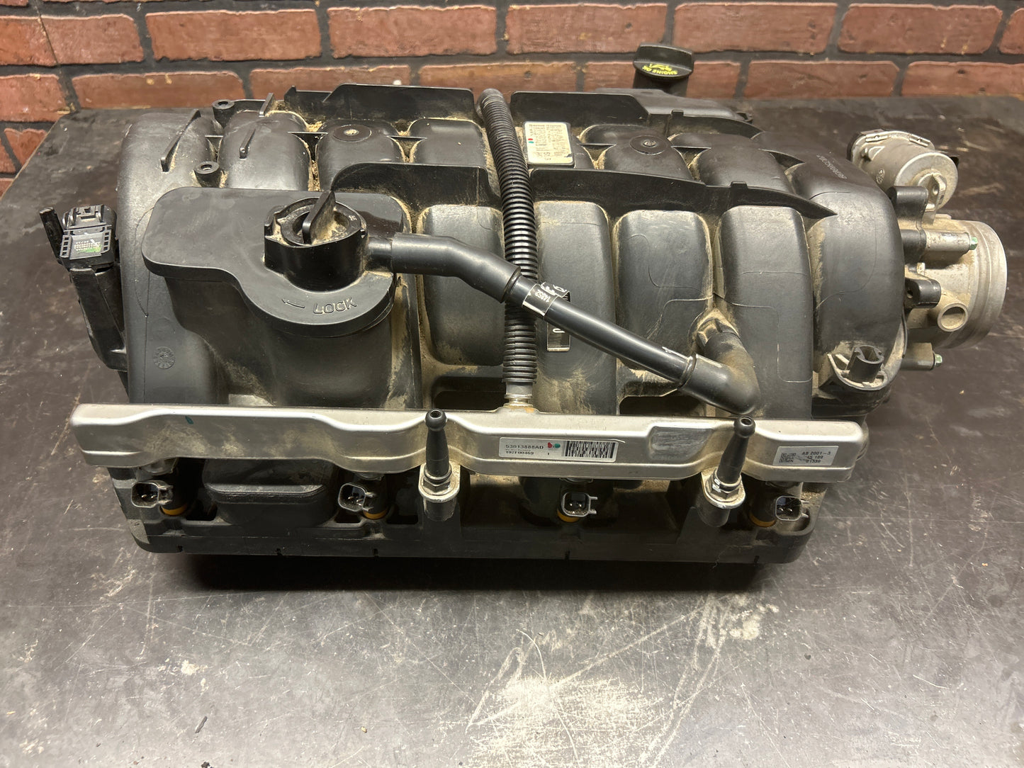 09-12 Dodge Jeep Chrysler 5.7L Upper Intake Manifold W/Fuel Rail OEM 68048131AC
