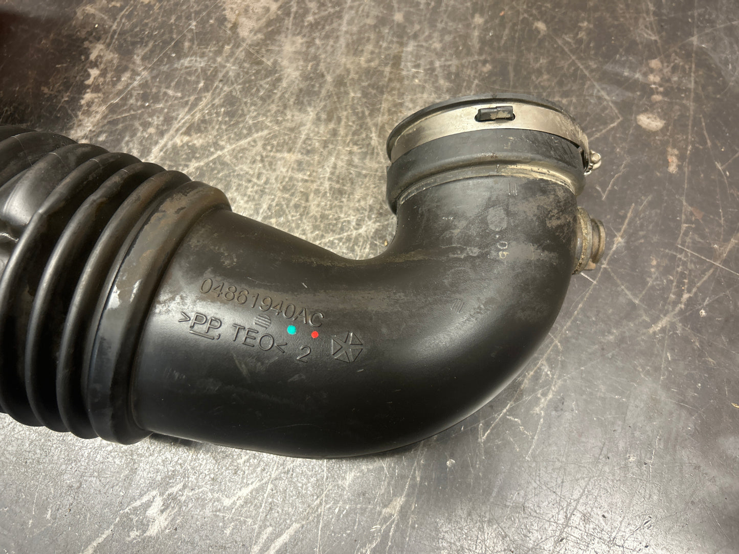11-24 Dodge Charger 5.7 Air Intake Duct Hose Housing Filter Box OEM 4861940AC