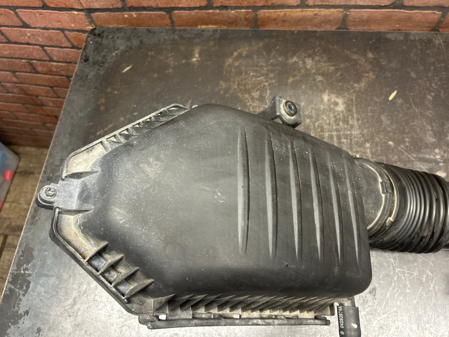 11-24 Dodge Charger 5.7 Air Intake Duct Hose Housing Filter Box OEM 4861940AC