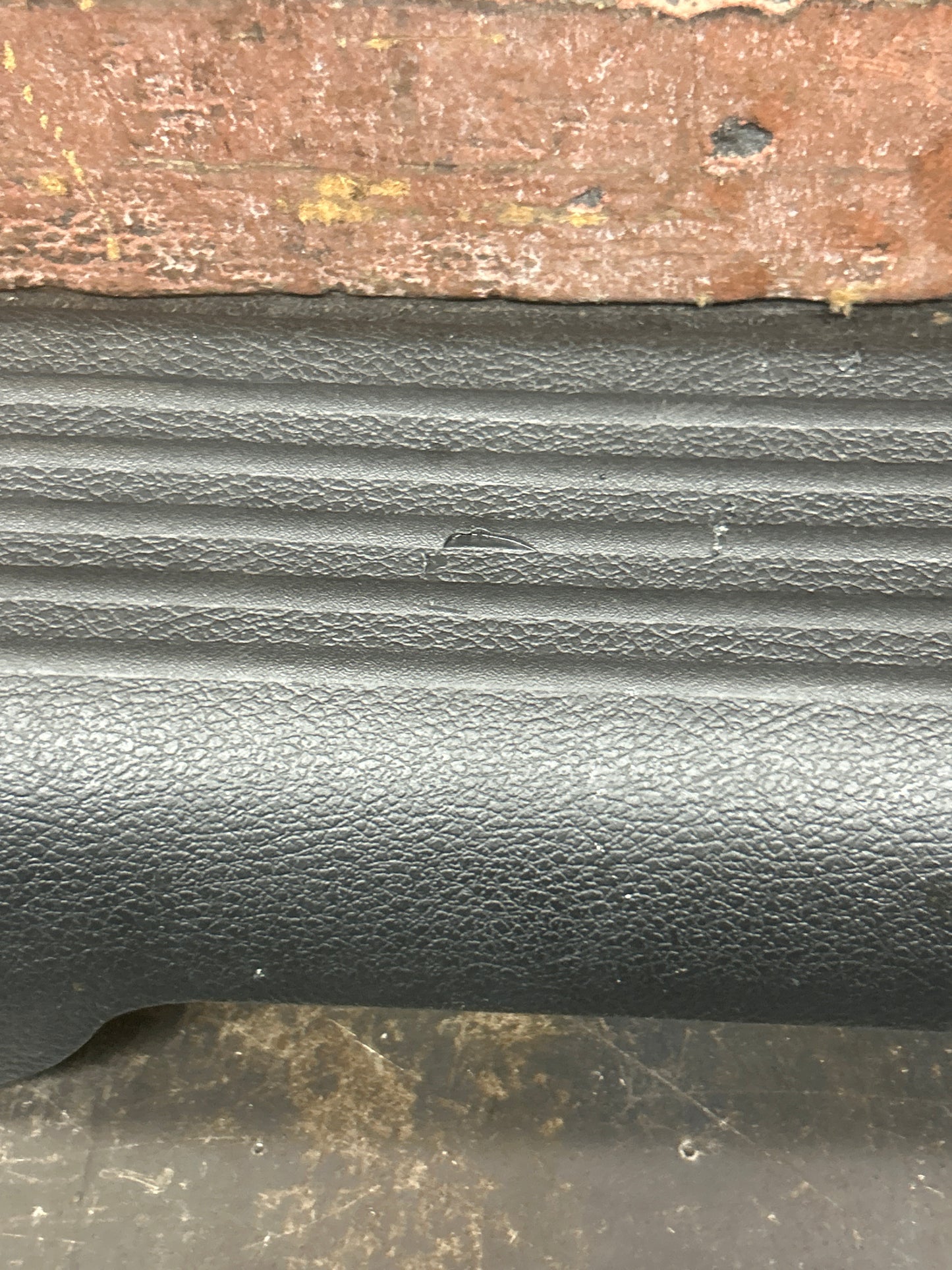 2015-2023 DODGE CHALLENGER HELLCAT FRONT RIGHT DOOR SILL SCUFF PLATE TRIM COVER