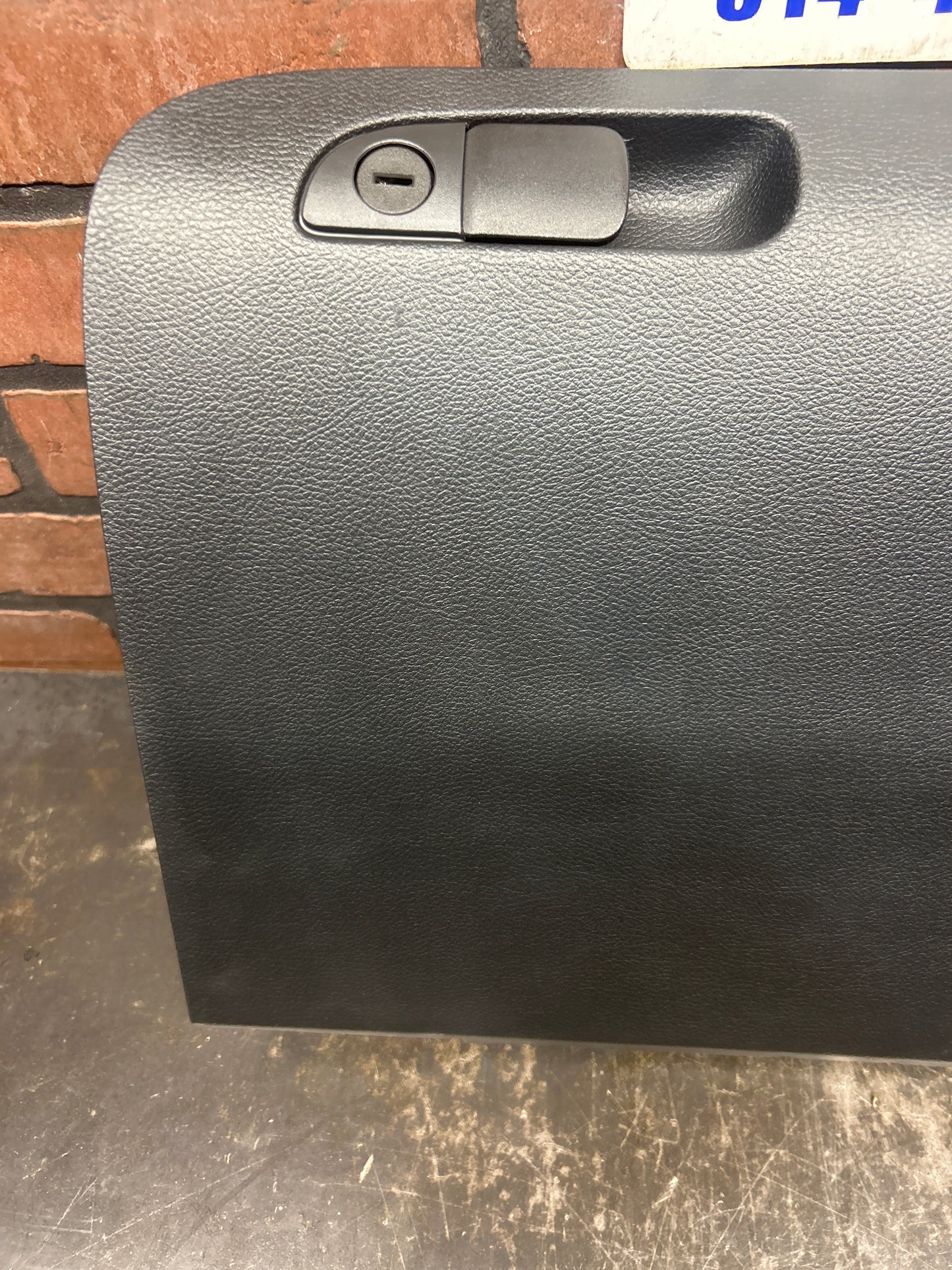 11-23 DODGE CHALLENGER HELLCAT DASHBOARD GLOVE BOX LID OEM L0202645DX9AD