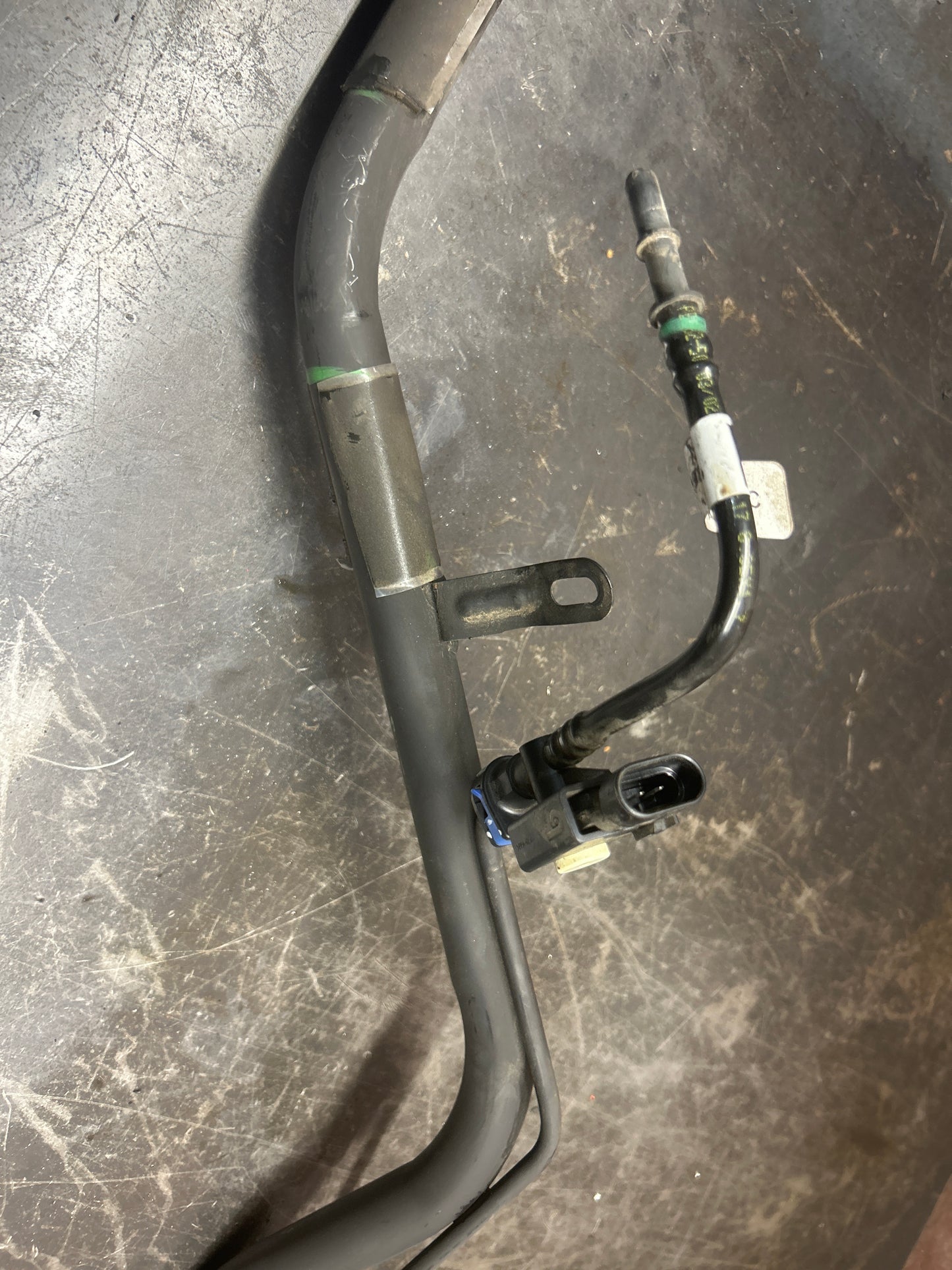 11-23 DODGE CHALLENGER FUEL GAS TANK FILLER NECK HOSE TUBE PIPE OEM 68061727AH