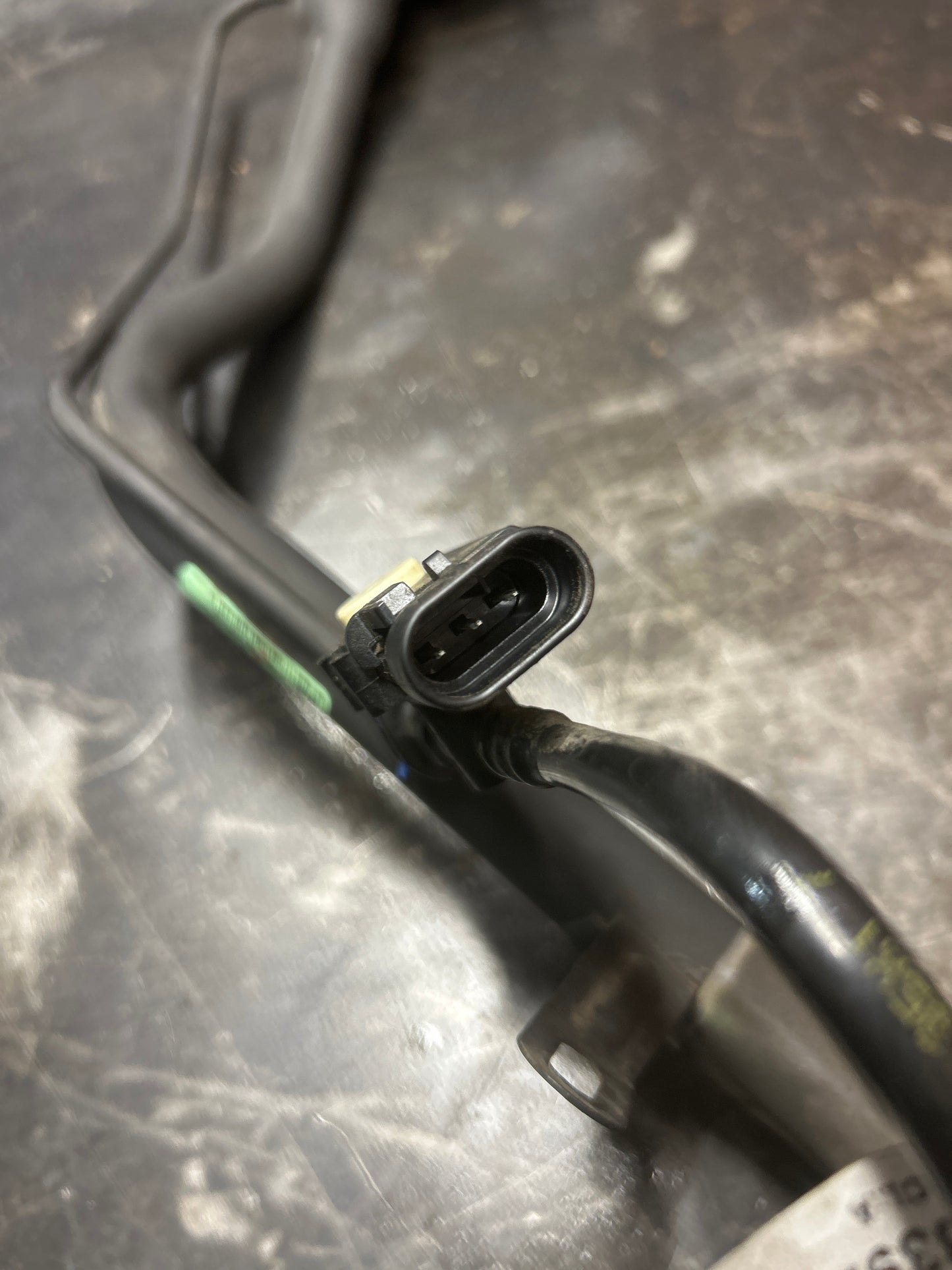 11-23 DODGE CHALLENGER FUEL GAS TANK FILLER NECK HOSE TUBE PIPE OEM 68061727AH