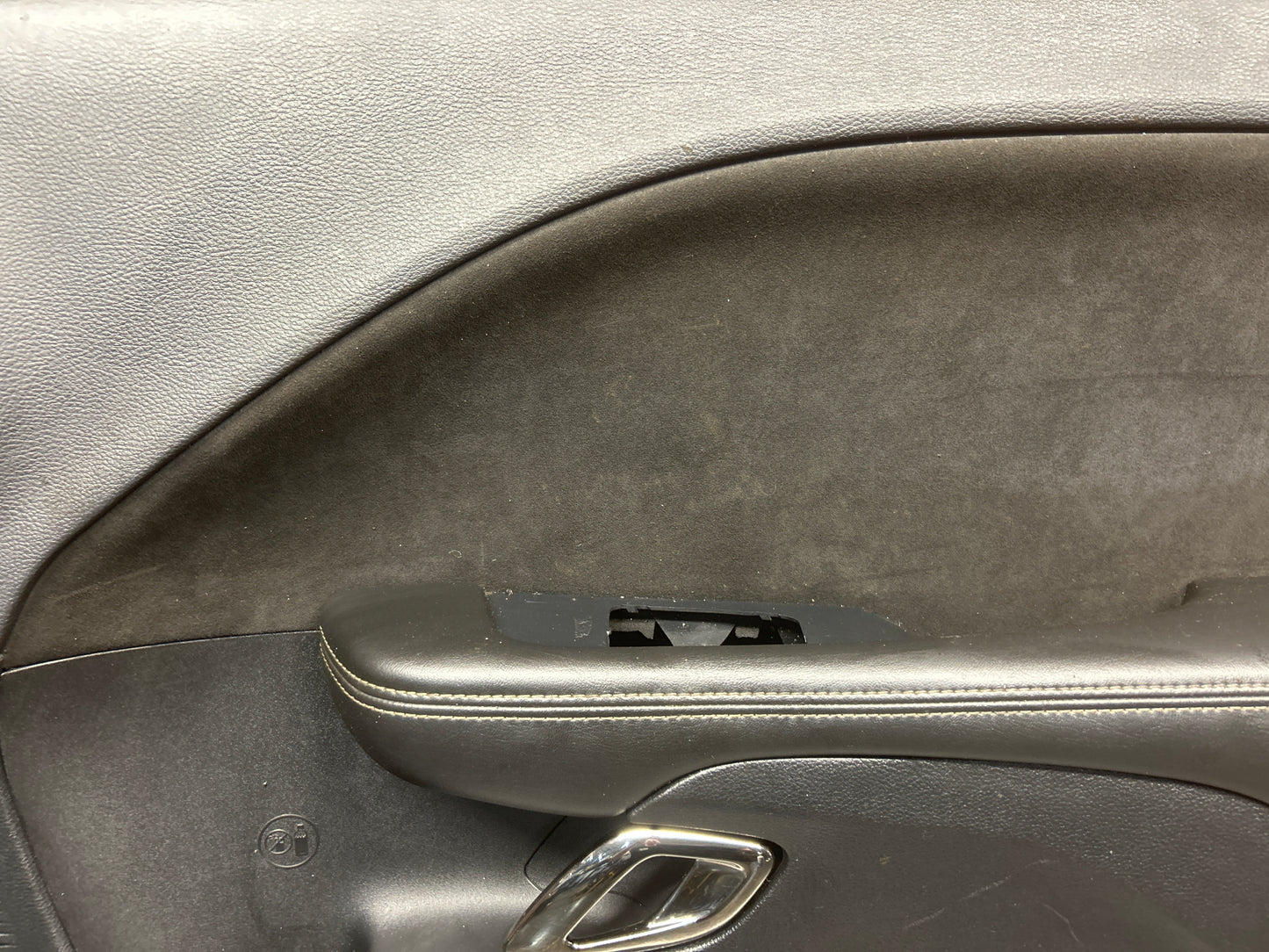 15-23 DODGE CHALLENGER HELLCAT F/RIGHT INTERIOR DOOR PANEL 5SL723X9AH OEM