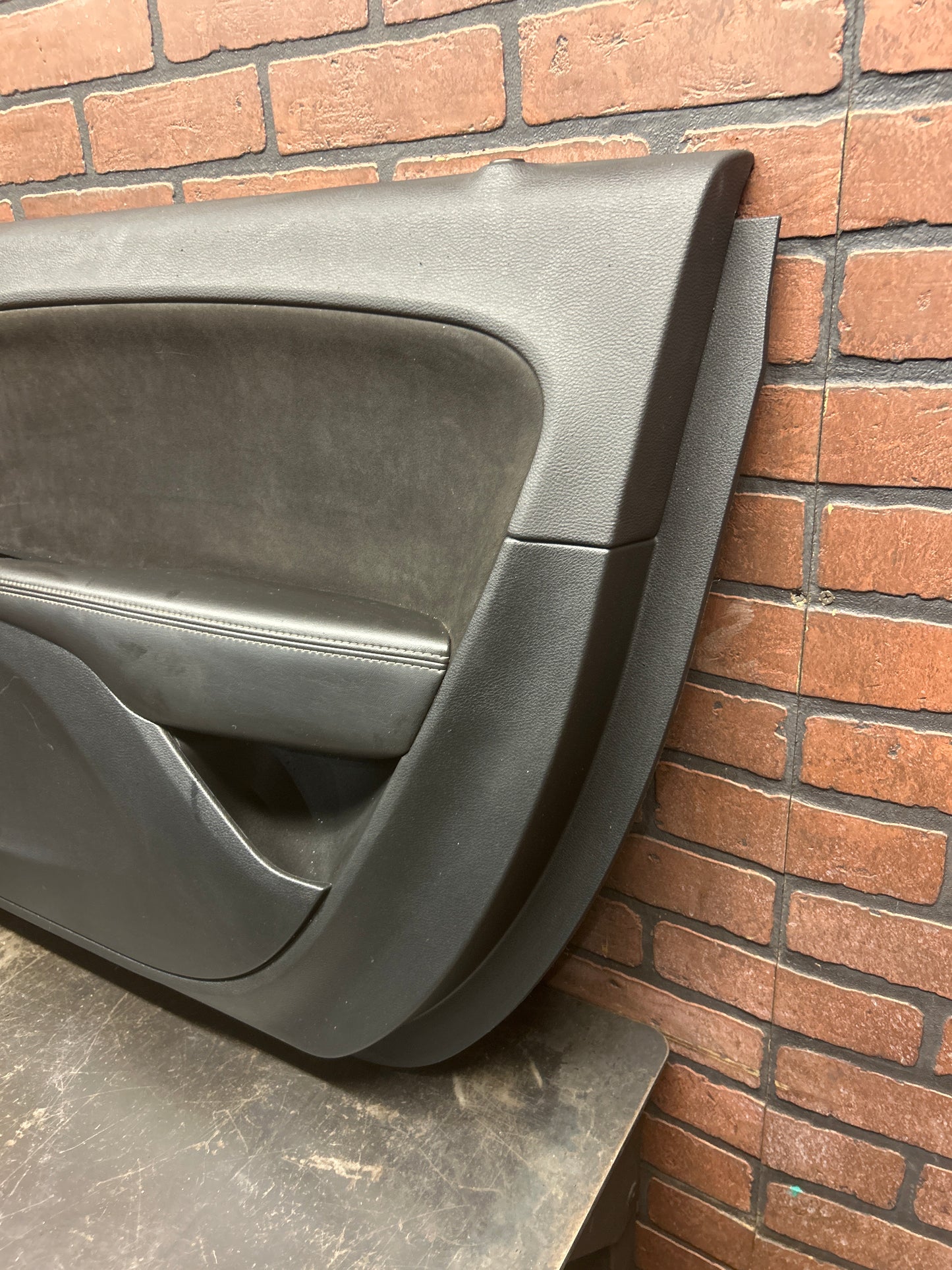 15-23 DODGE CHALLENGER HELLCAT F/RIGHT INTERIOR DOOR PANEL 5SL723X9AH OEM