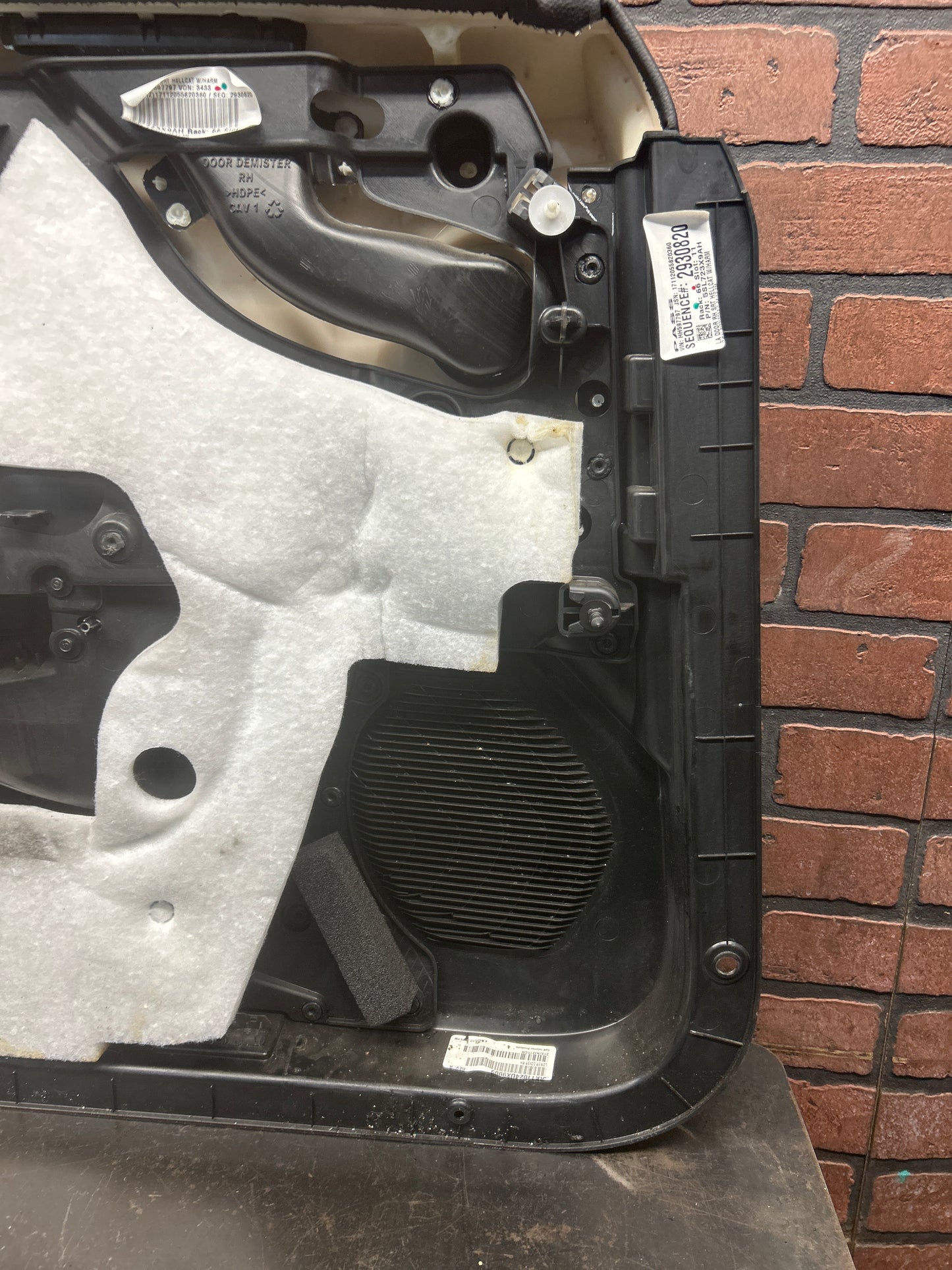15-23 DODGE CHALLENGER HELLCAT F/RIGHT INTERIOR DOOR PANEL 5SL723X9AH OEM