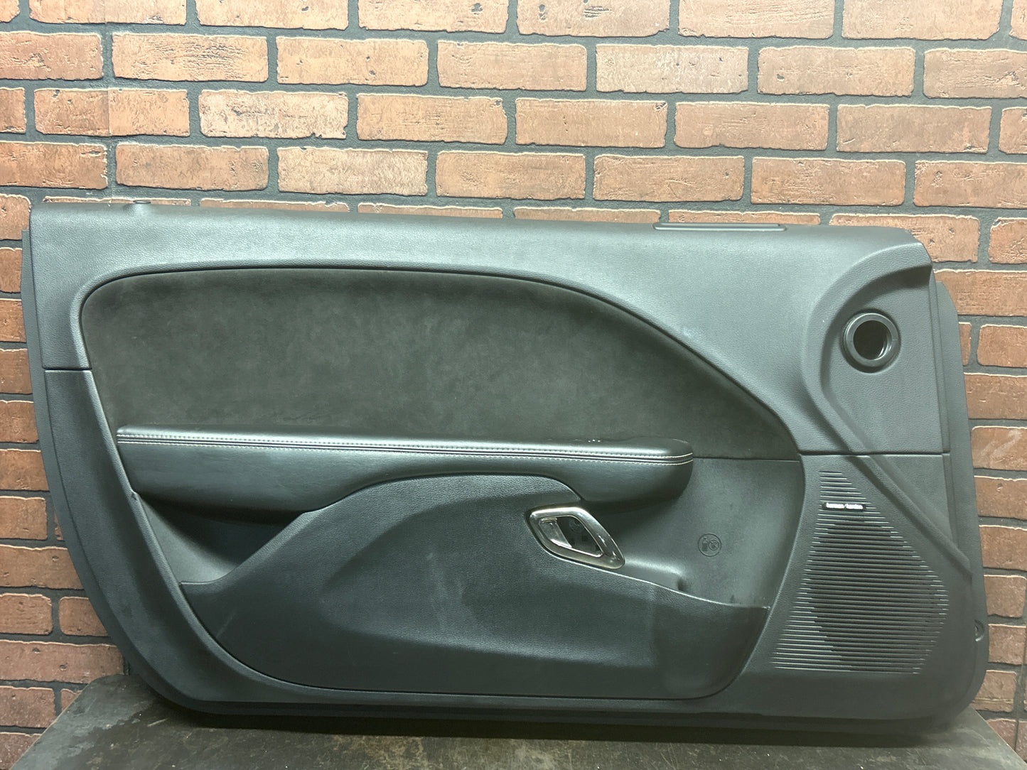 15-23 DODGE CHALLENGER HELLCAT F/ LEFT INTERIOR DOOR PANEL AI50426DX9009 OEM
