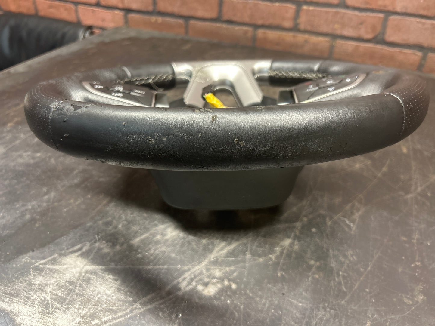 15-23 Charger/Challenger SRT Hellcat OEM Flat Bottom Leather Steering Wheel