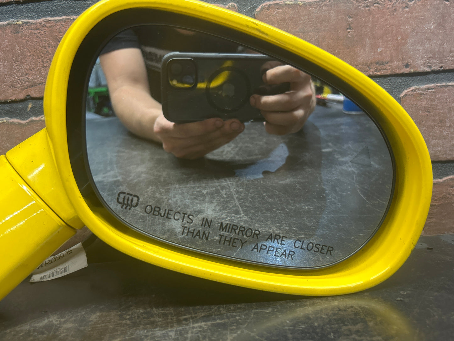 2015-2019 DODGE CHALLENGER HELLCAT YELLOW FRONT RIGHT SIDE VIEW DOOR MIRROR OEM