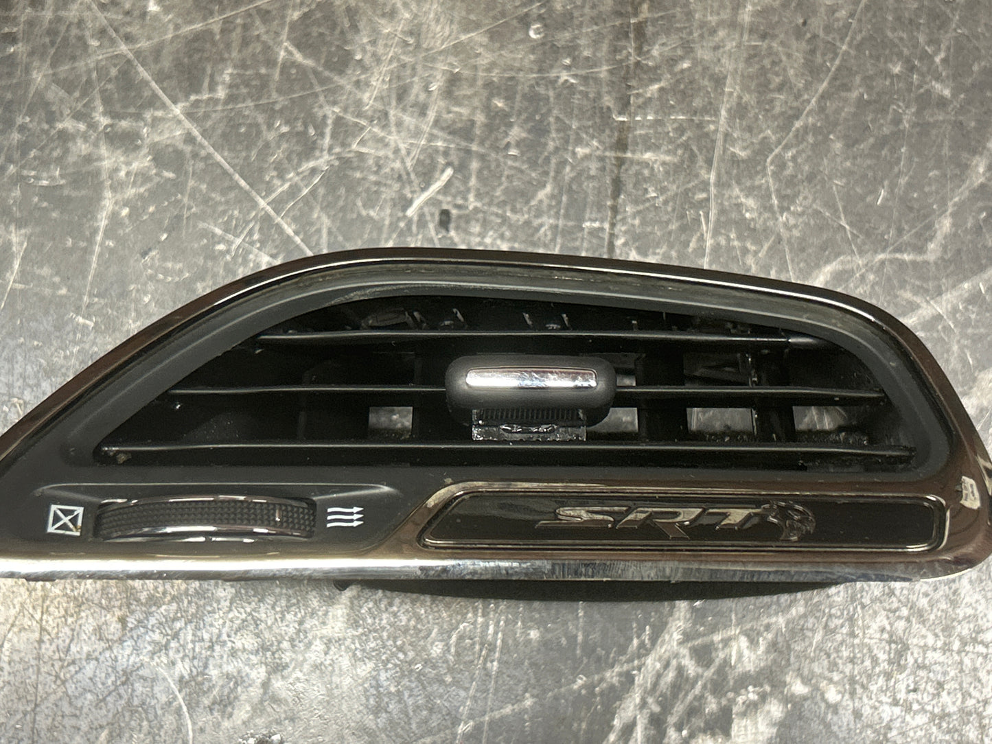 2015-2023 Dodge Challenger SRT Hellcat Front Right Dash Ac Heat Hvac Air Vent
