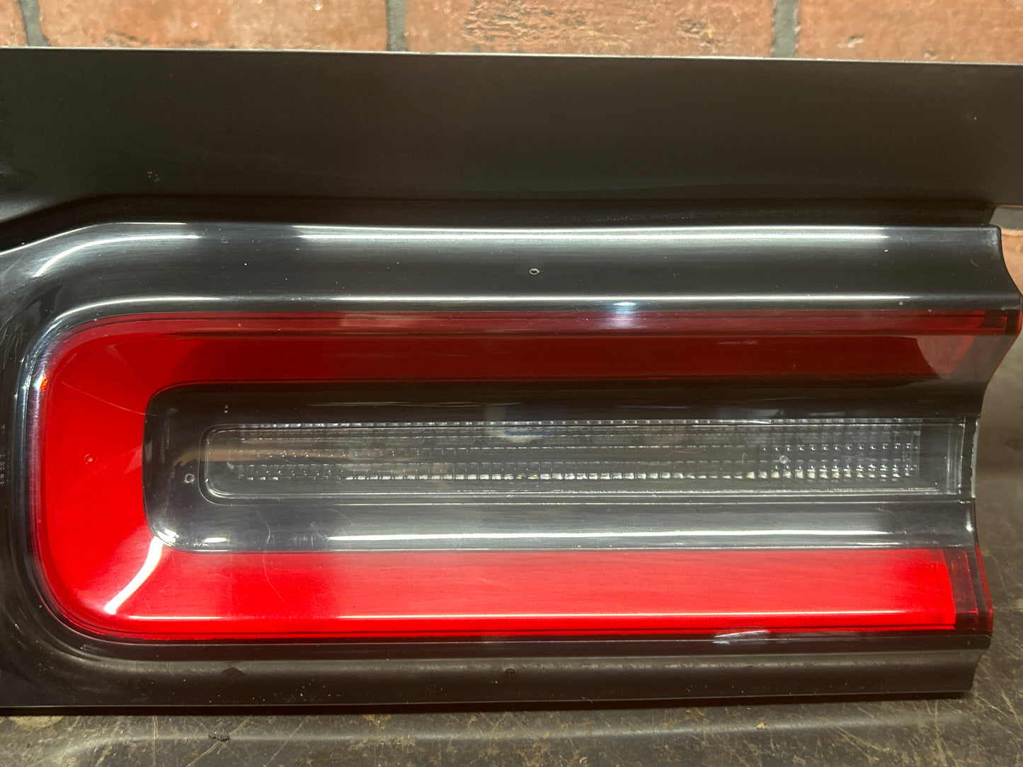 15-23 Dodge Challenger Rear Center Trunk LED OEM Taillight Assembly 68195784AF