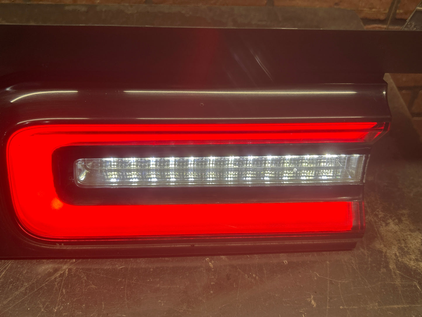 15-23 Dodge Challenger Rear Center Trunk LED OEM Taillight Assembly 68195784AF