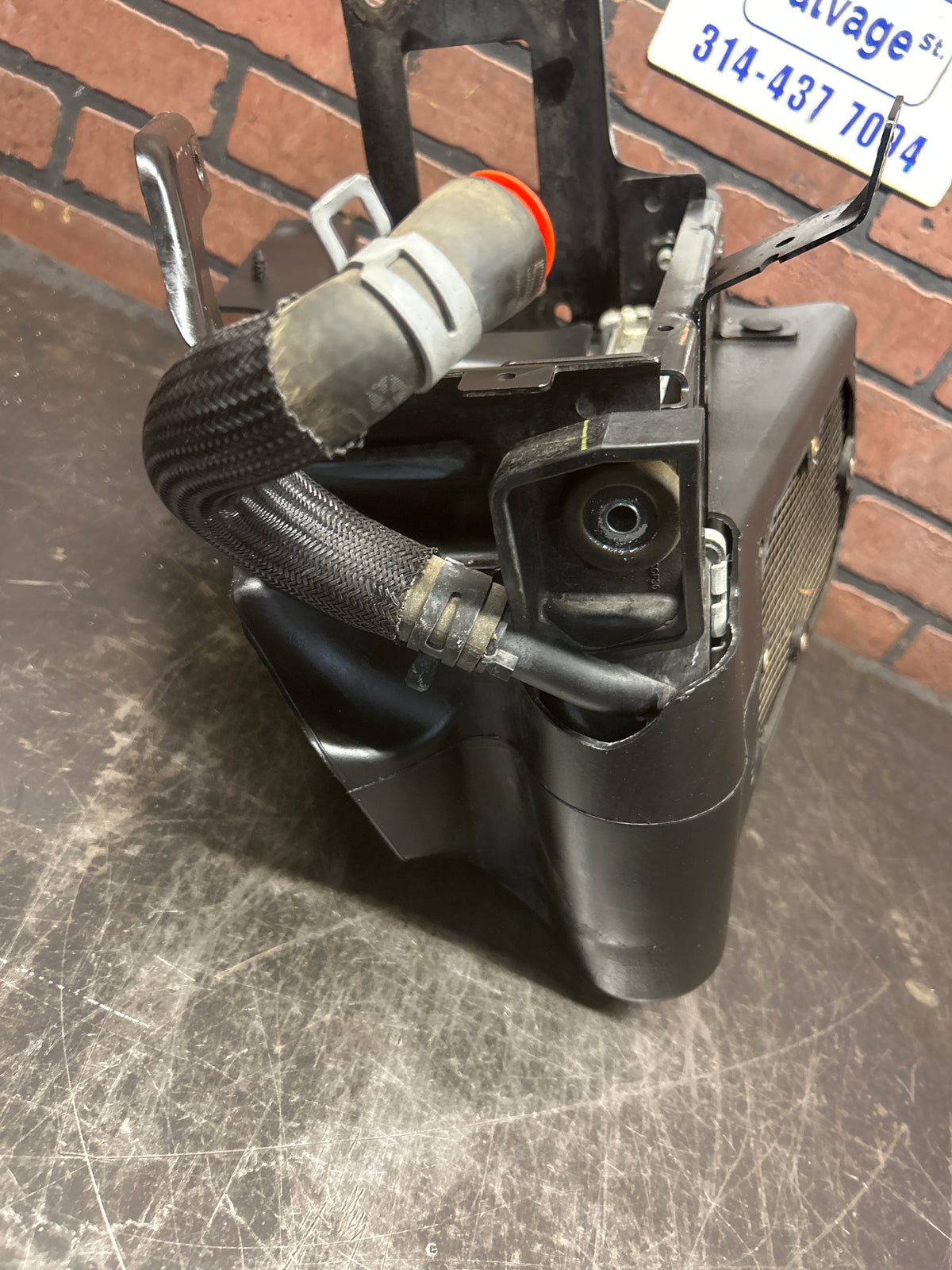 15-23 DODGE CHALLENGER SRT HELLCAT 6.2L RWD FRONT LEFT AUX OIL COOLER 05181881AB