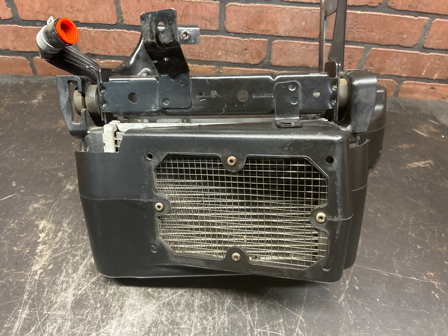 15-23 DODGE CHALLENGER SRT HELLCAT 6.2L RWD FRONT LEFT AUX OIL COOLER 05181881AB