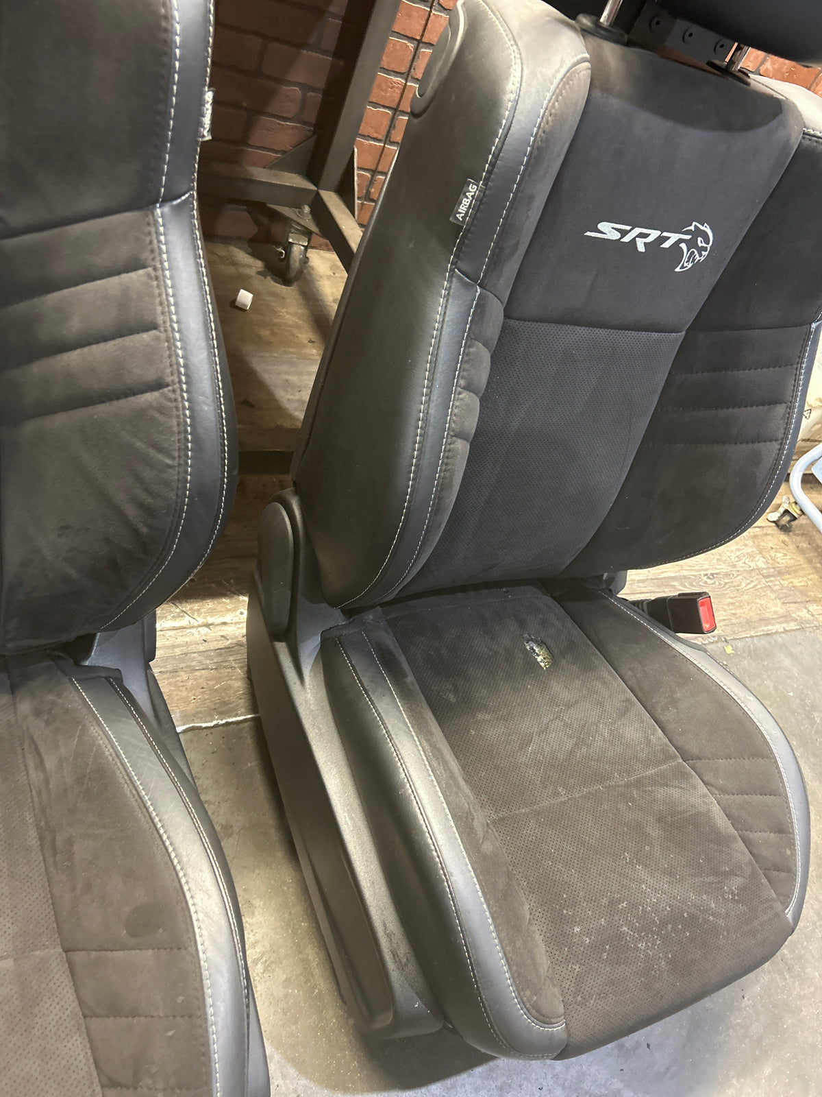 2015-2023 DODGE CHALLENGER HELLCAT SEAT SET ELECTRIC BUCKET SEATS W/TRACK OEM