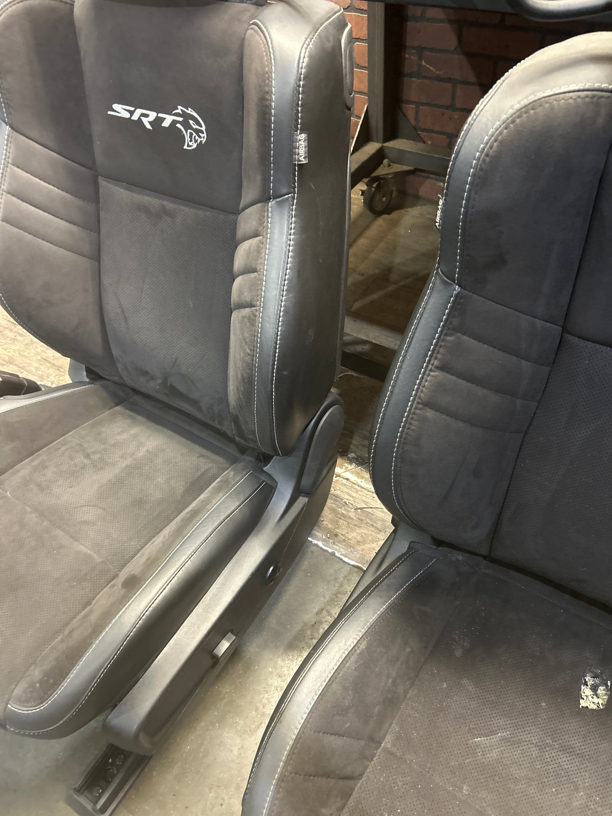 2015-2023 DODGE CHALLENGER HELLCAT SEAT SET ELECTRIC BUCKET SEATS W/TRACK OEM