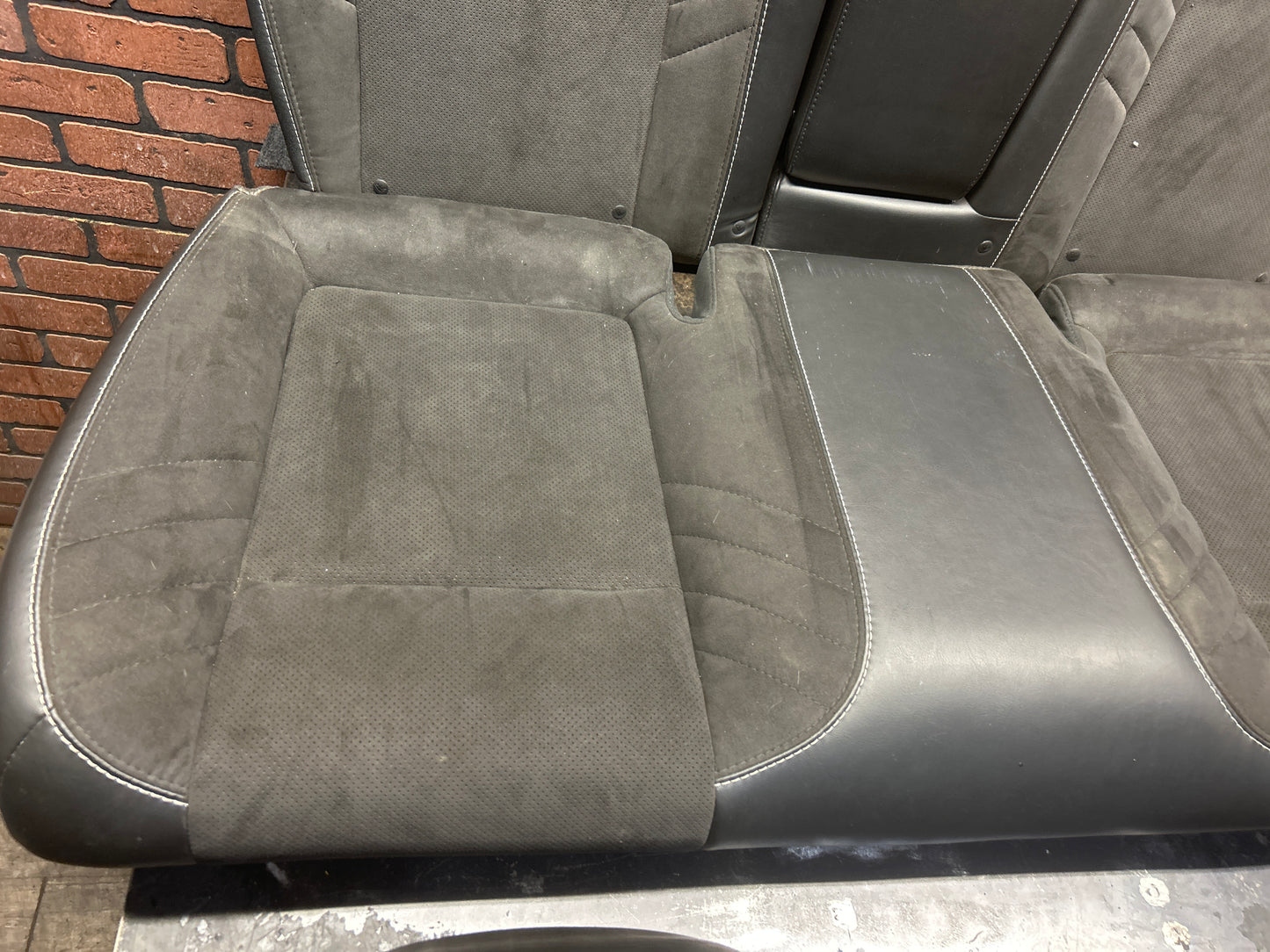 2015-2023 DODGE CHALLENGER HELLCAT SEAT SET ELECTRIC BUCKET SEATS W/TRACK OEM