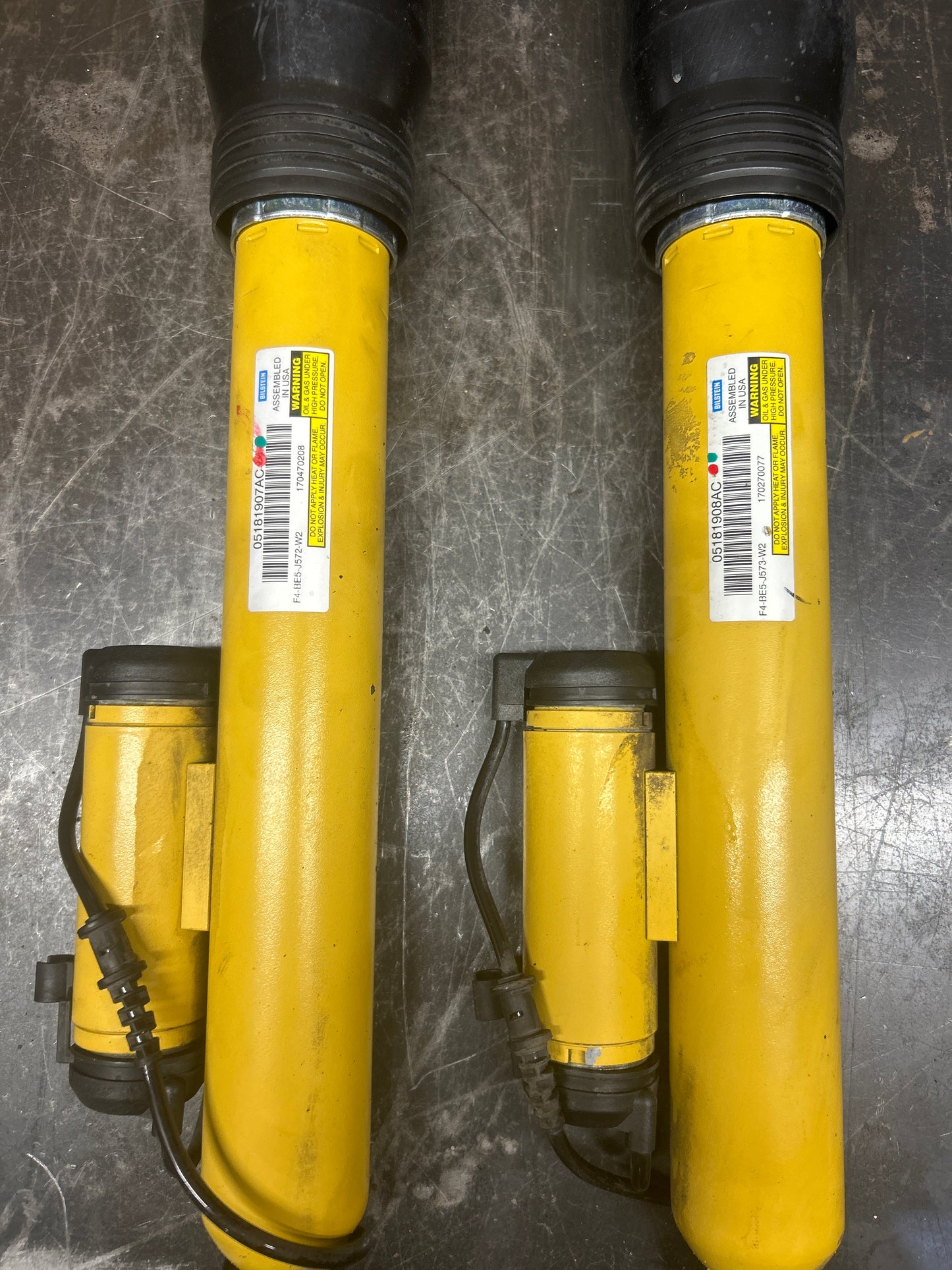 2015-2023 DODGE CHALLENGER HELLCAT 6.2L OEM BILSTEIN FRONT STRUTS/SHOCK SET