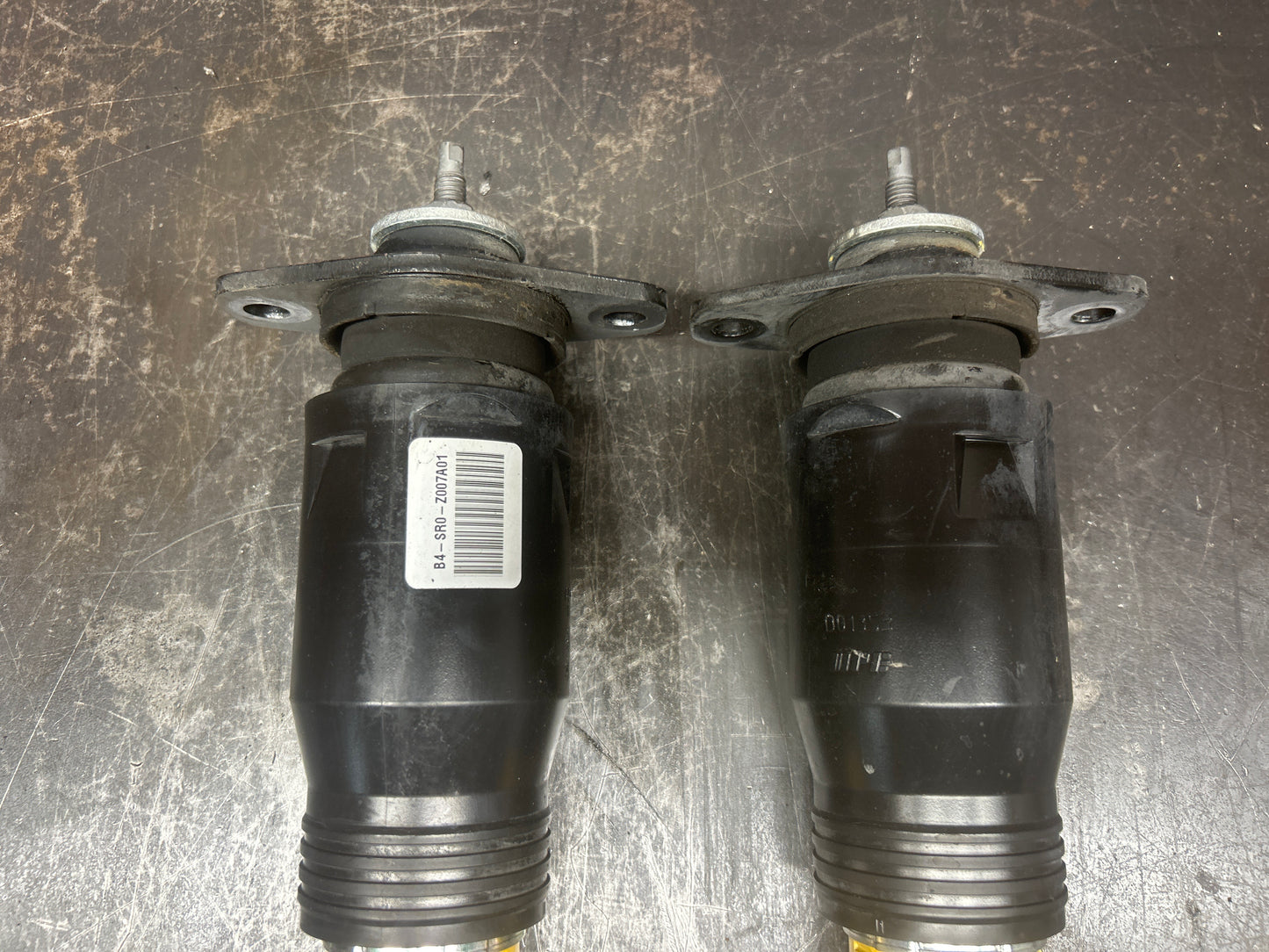 2015-2023 DODGE CHALLENGER HELLCAT 6.2L OEM BILSTEIN FRONT STRUTS/SHOCK SET