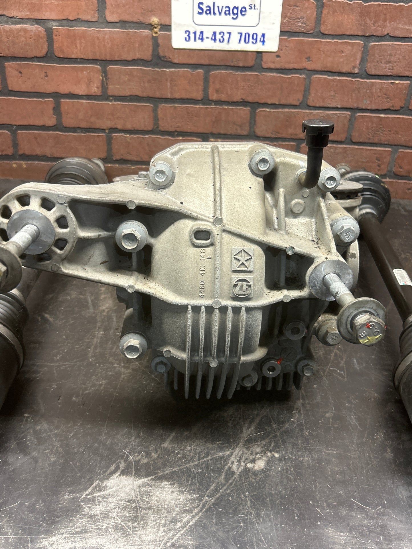15-23 Challenger SRT Hellcat Manual 3.70 LSD Rear Differential Axle Hub Swap Kit