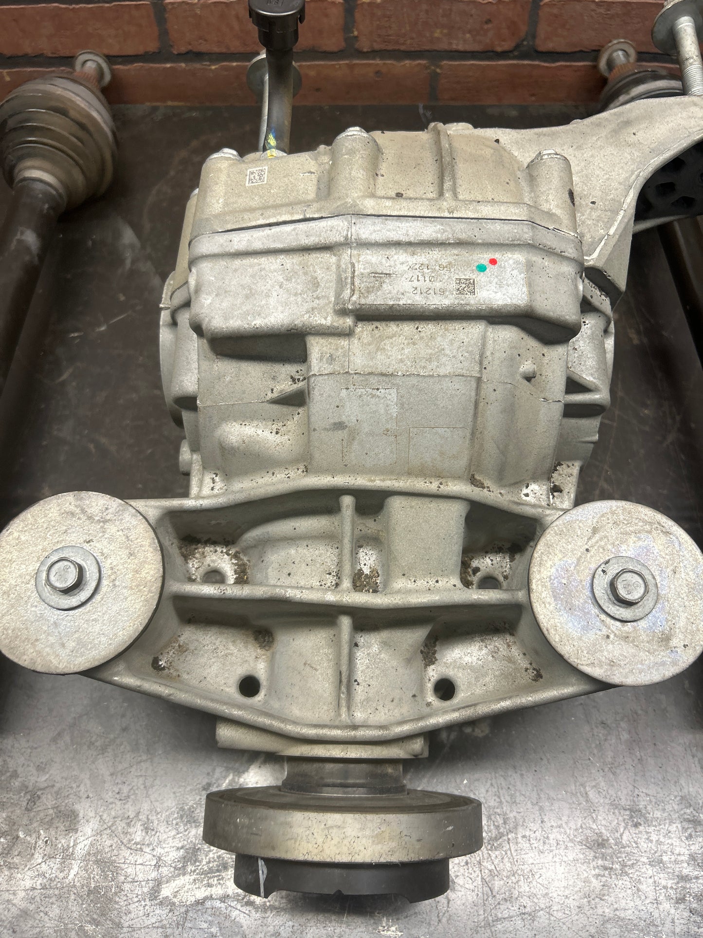 15-23 Challenger SRT Hellcat Manual 3.70 LSD Rear Differential Axle Hub Swap Kit