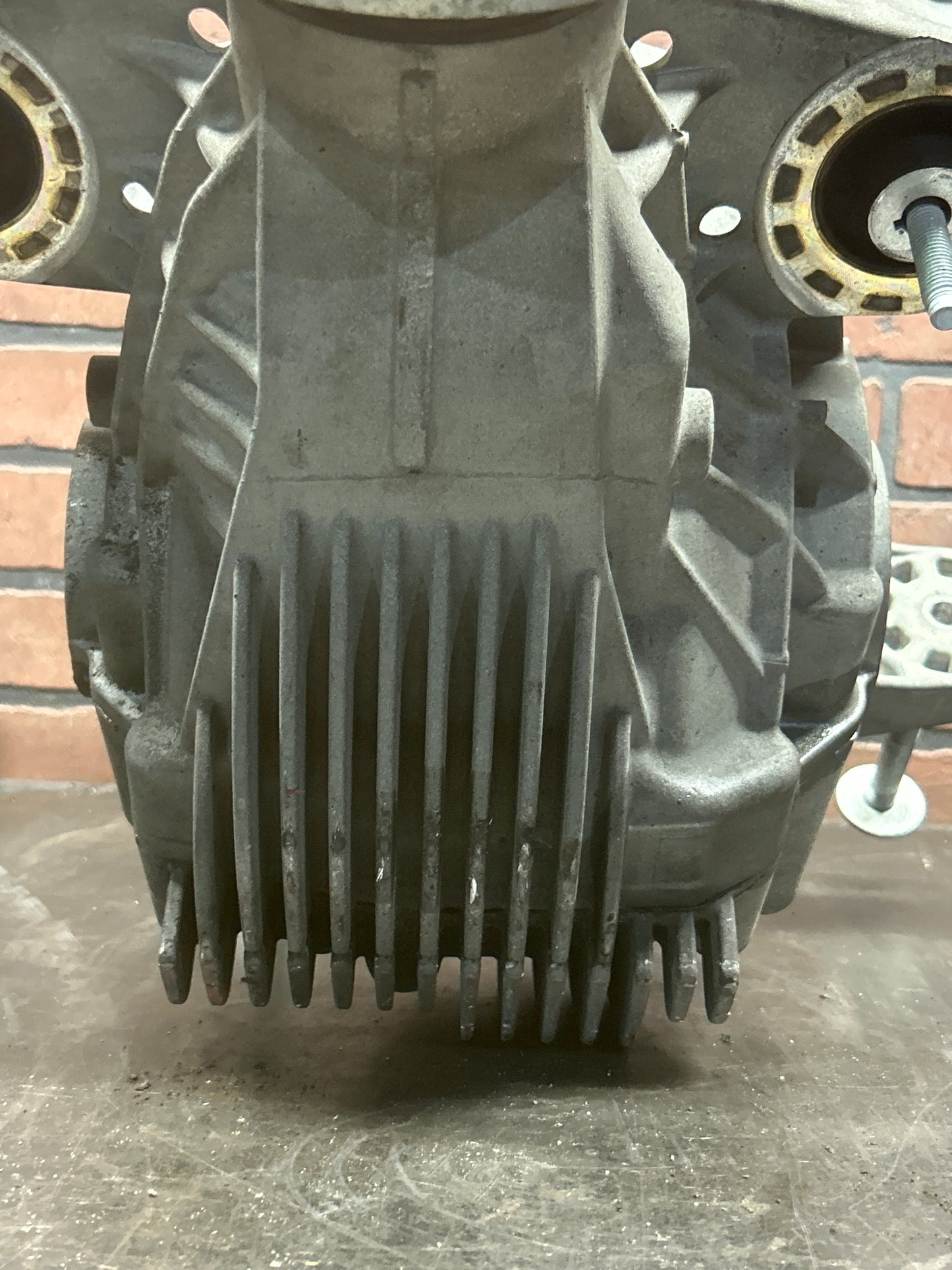 15-23 Challenger SRT Hellcat Manual 3.70 LSD Rear Differential Axle Hub Swap Kit