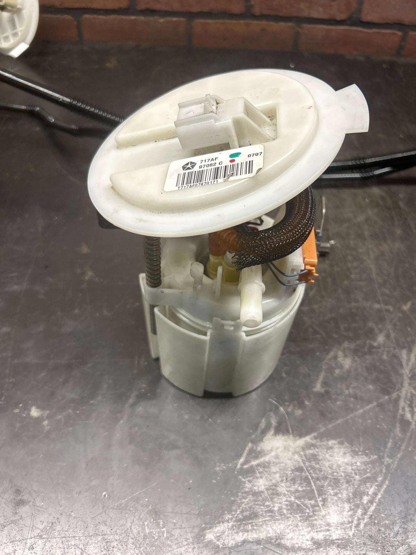 2015-2023 DODGE CHARGER CHALLENGER HELLCAT TANK MOUNTED FUEL PUMP SET LEFT OEM